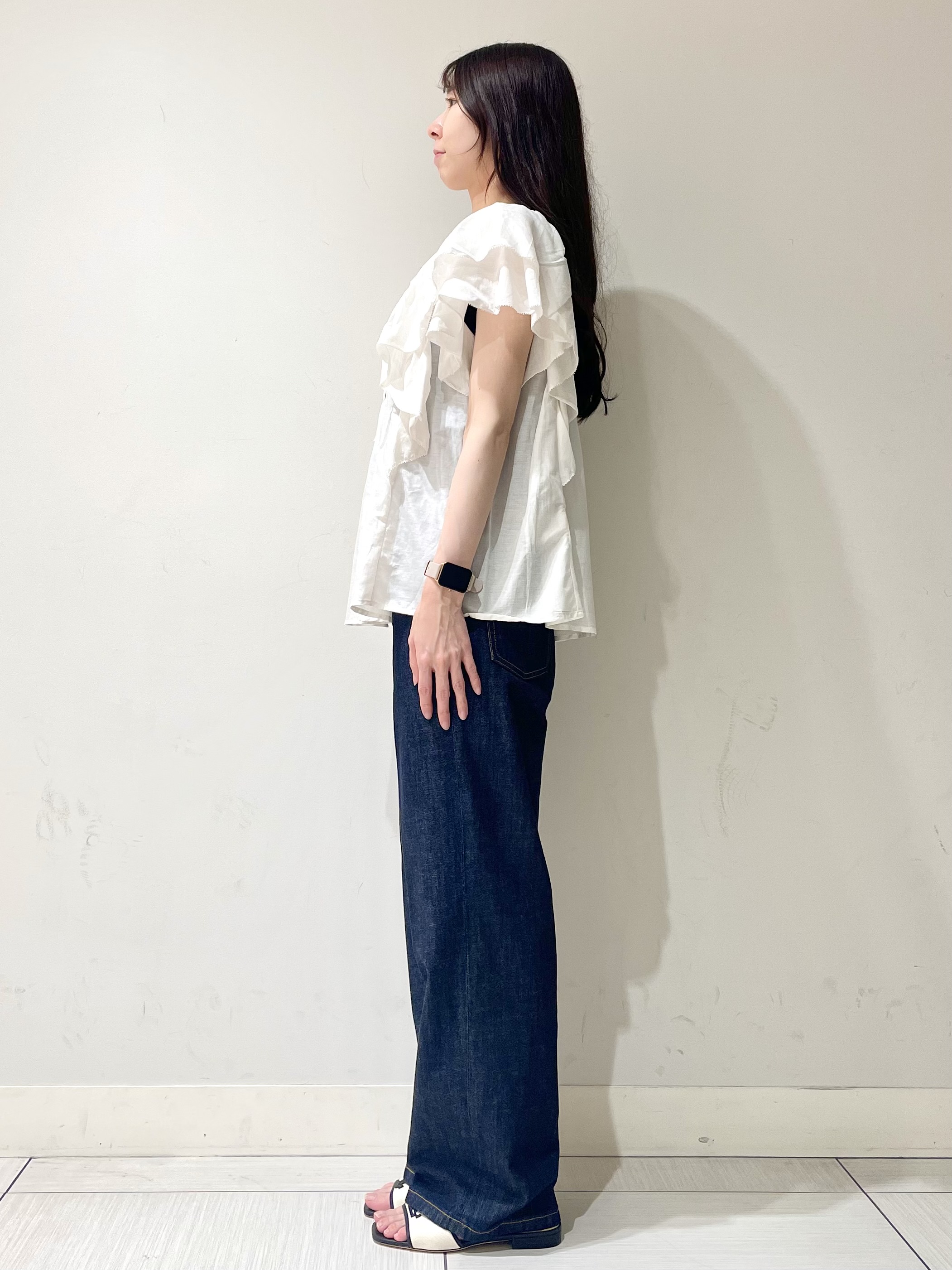 ことさんの「DRESSTERIOR｜コットンシルク ラッフルスリーブ ブラウス」を使ったコーディネート