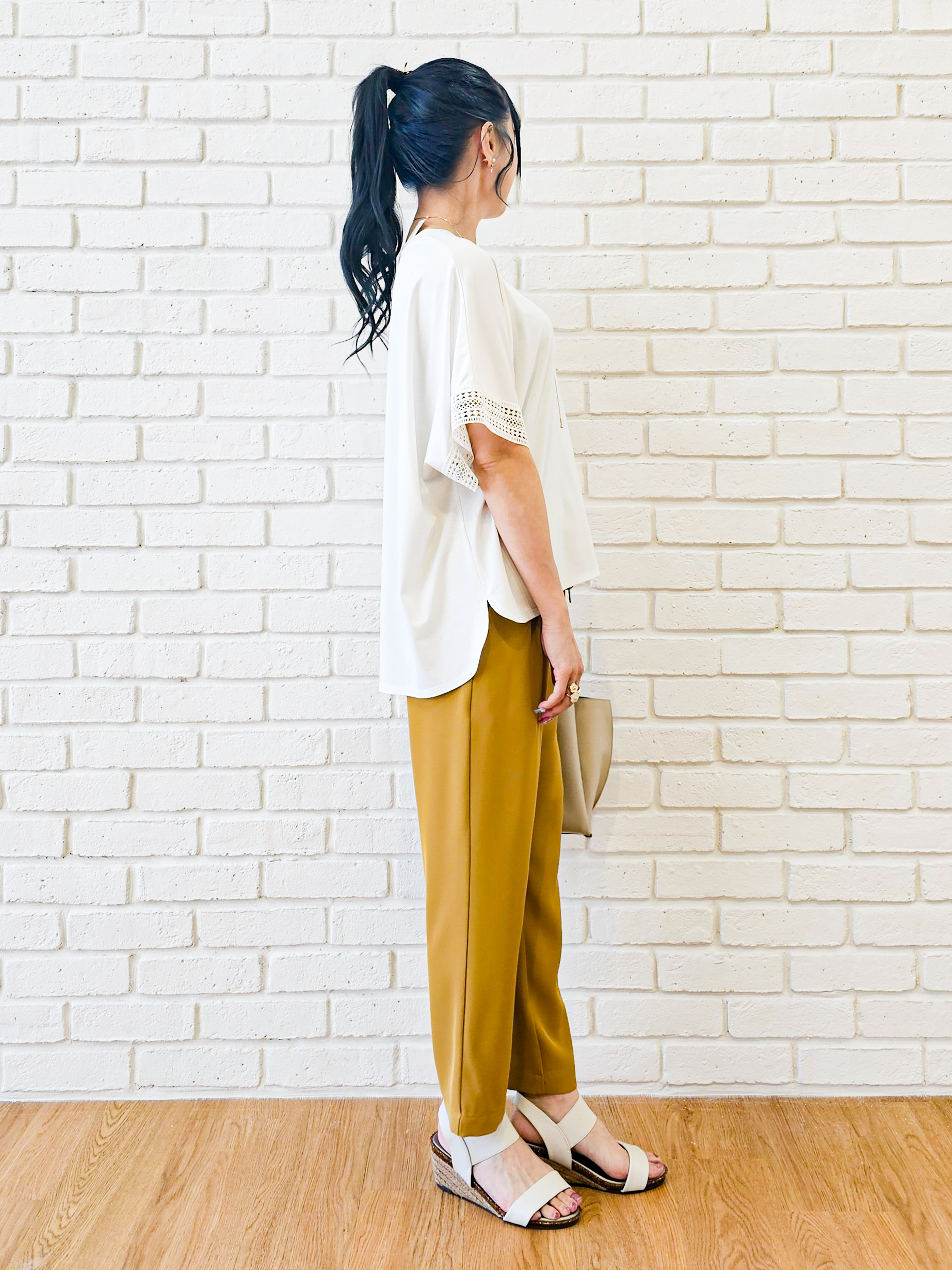 ゆゆさんの「SHOO･LA･RUE｜【ひんやり/UV】お袖レースが上品 ゆったりとろみトップス」を使ったコーディネート