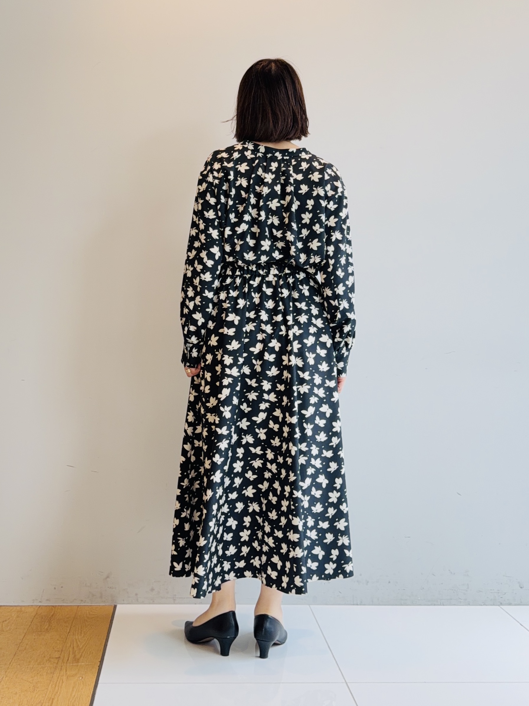 murayamaさんの「INDIVI｜【ラム革／美脚／通勤】レザーパンプス」を使ったコーディネート