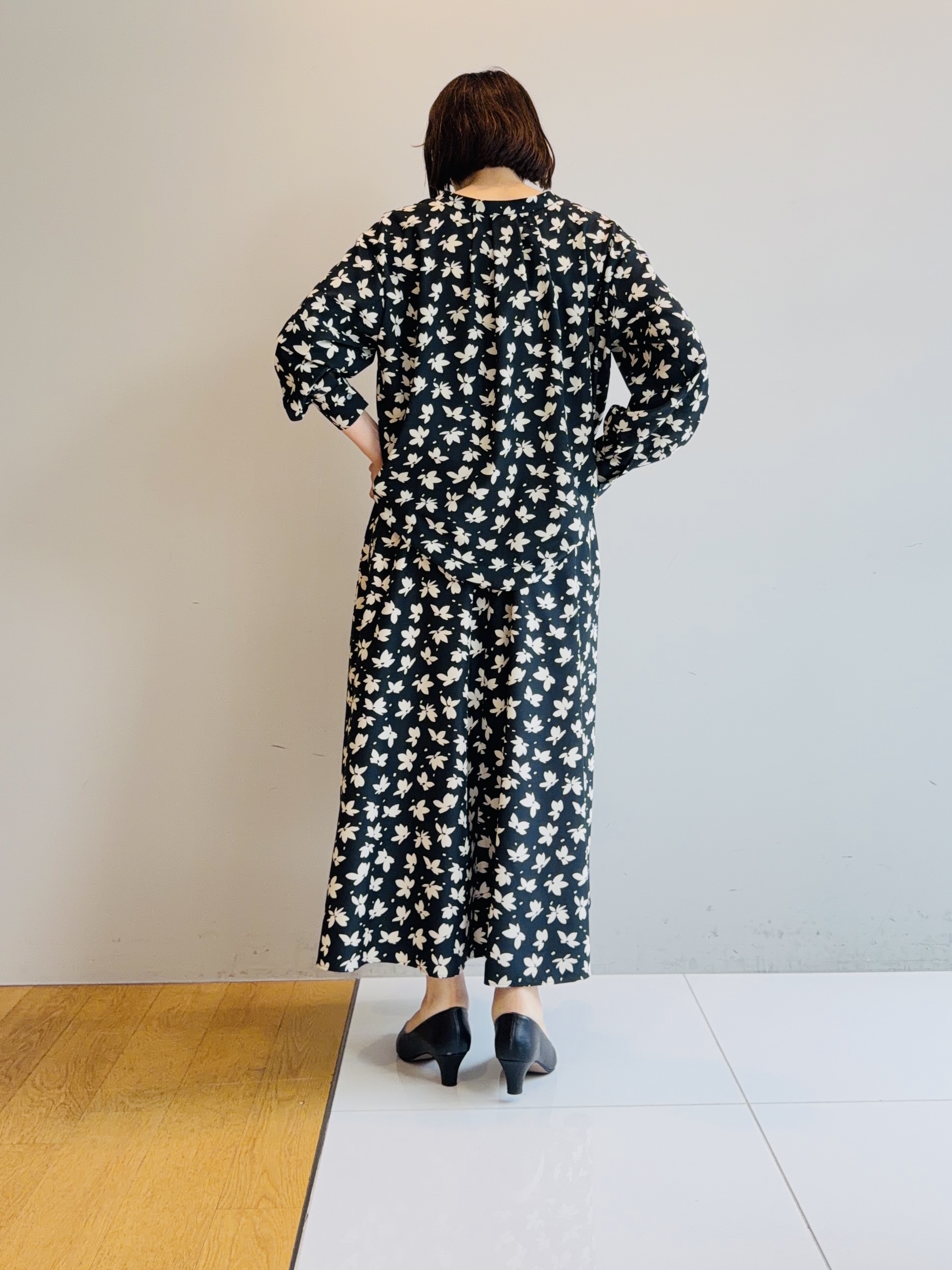 murayamaさんの「INDIVI｜【ラム革／美脚／通勤】レザーパンプス」を使ったコーディネート
