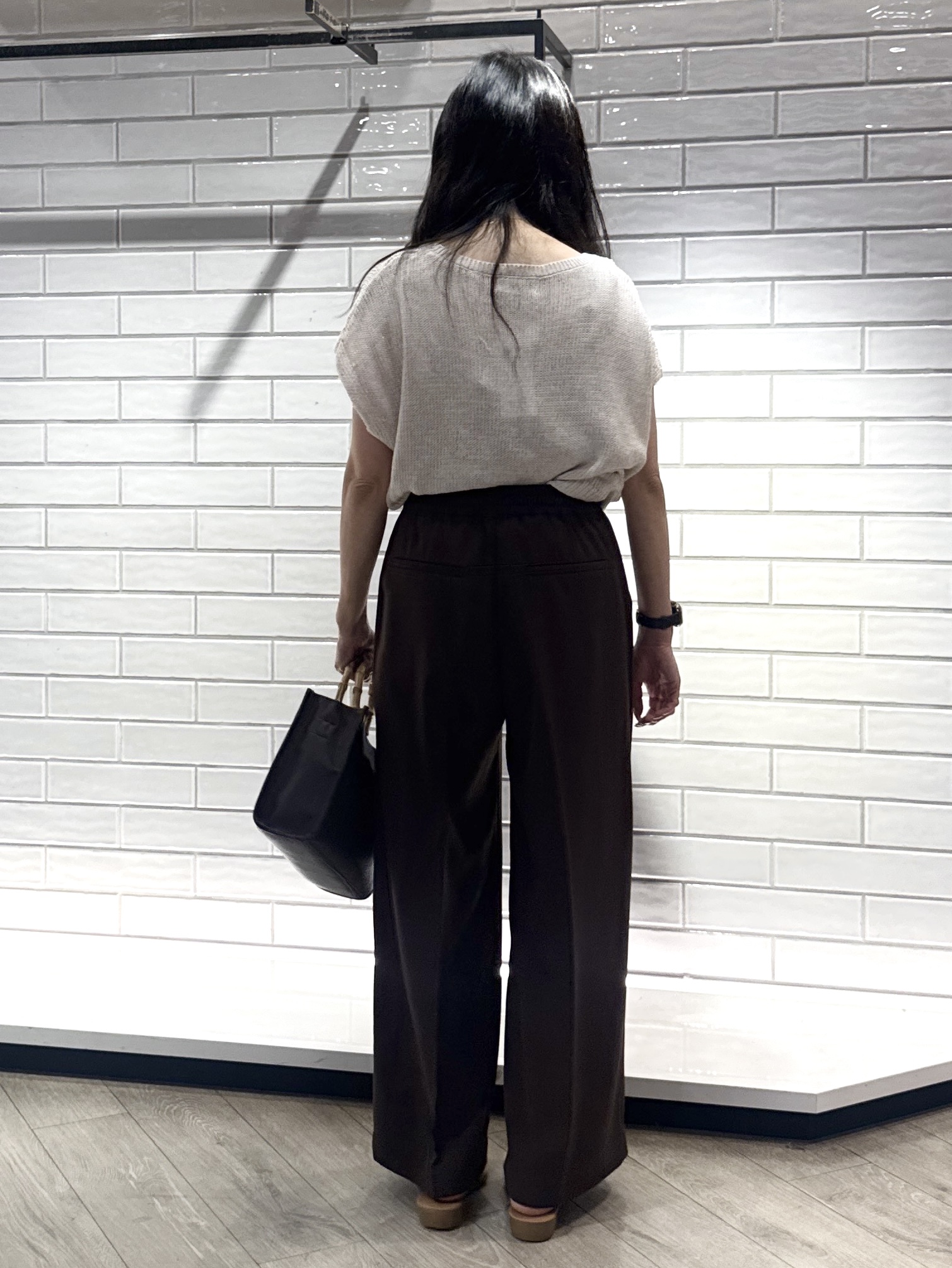 yuicciさんの「OPAQUE.CLIP｜ラメメッシュ フレンチスリーブニット【洗濯機OK】」を使ったコーディネート