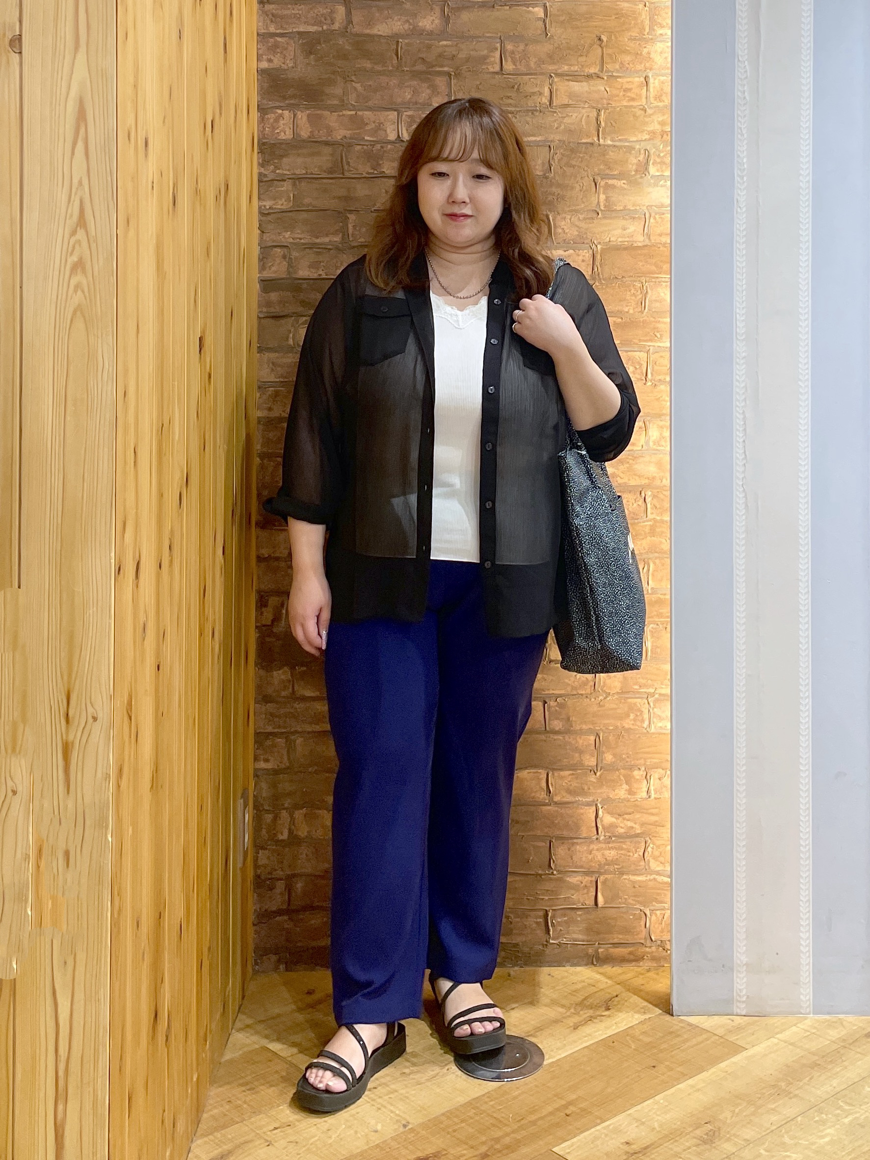 Risaさんの「SHOO･LA･RUE｜【洗濯機可】ダブルポケット 楊柳しぼしぼシアーシャツ」を使ったコーディネート