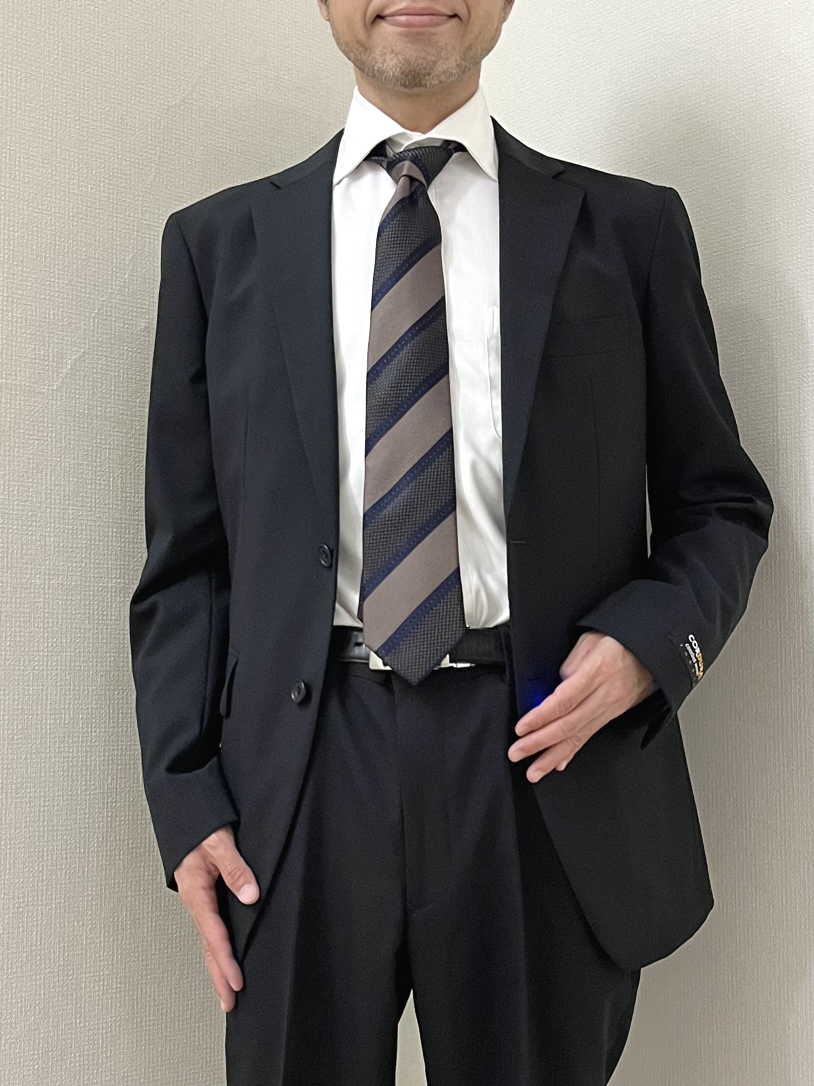 URAさんの「TAKEO KIKUCHI｜【Begin掲載】コーデュラ（R）夏素材ウールトロ　ストレッチスーツ」を使ったコーディネート