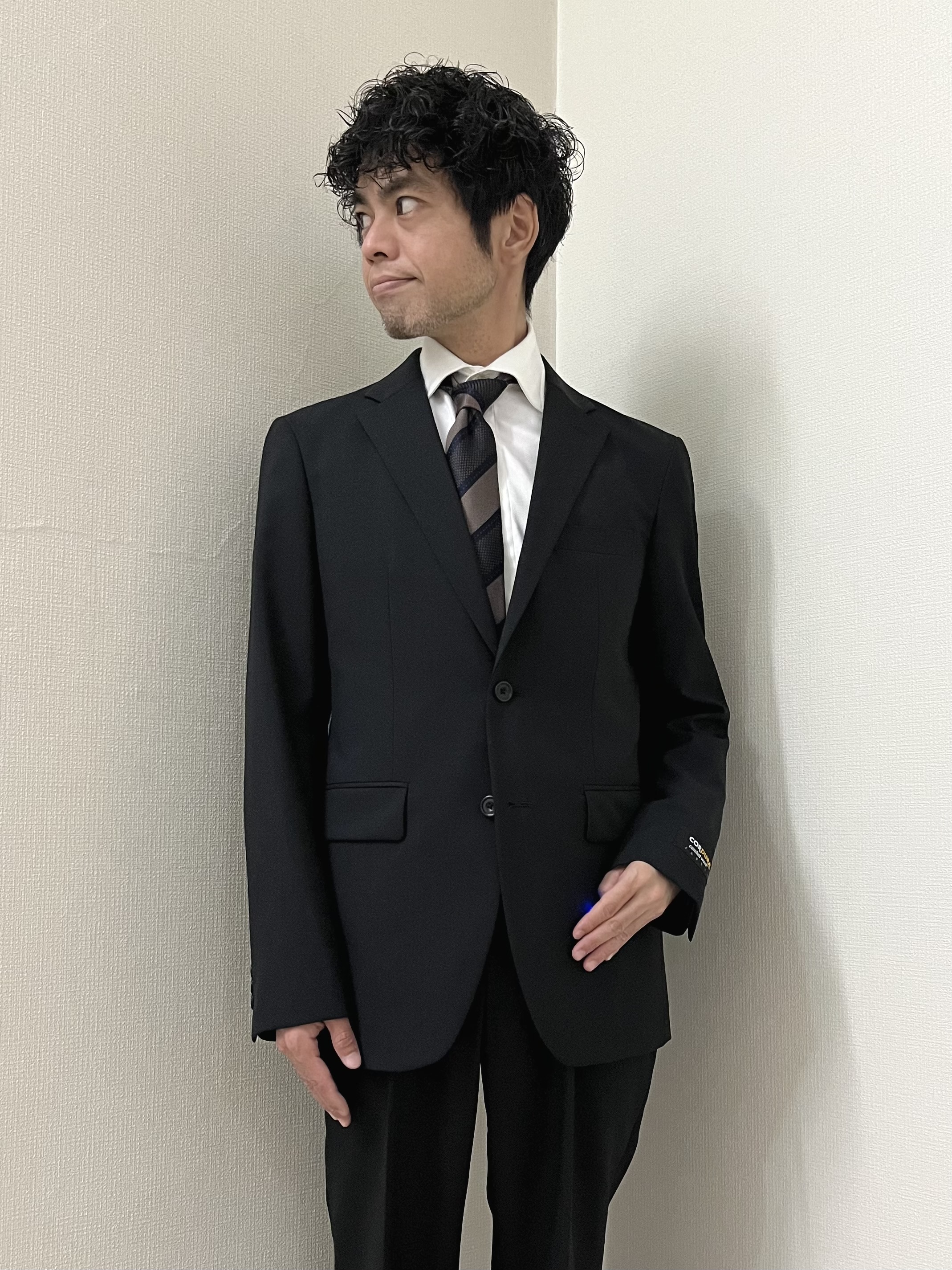 URAさんの「TAKEO KIKUCHI｜【Begin掲載】コーデュラ（R）夏素材ウールトロ　ストレッチスーツ」を使ったコーディネート
