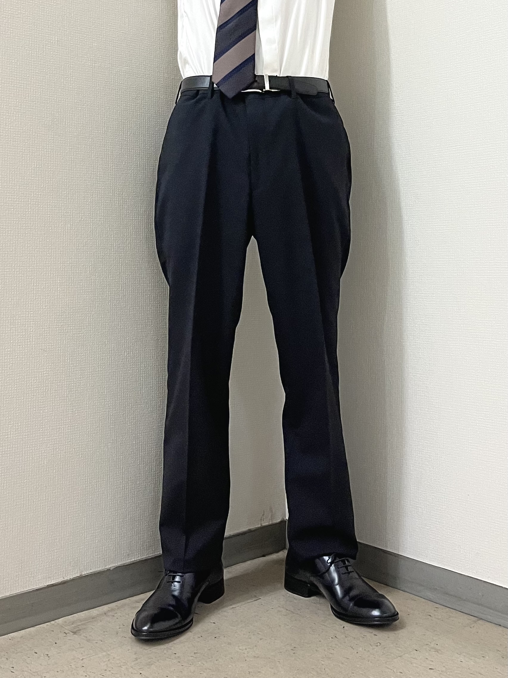 URAさんの「TAKEO KIKUCHI｜【Begin掲載】コーデュラ（R）夏素材ウールトロ　ストレッチスーツ」を使ったコーディネート