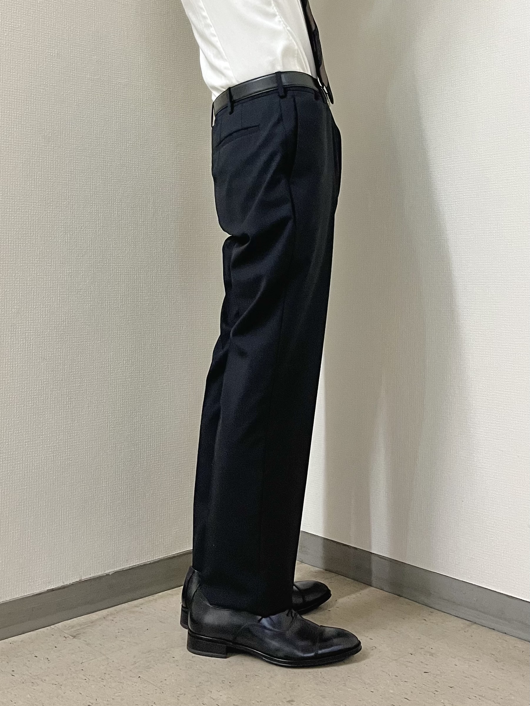 URAさんの「TAKEO KIKUCHI｜【Begin掲載】コーデュラ（R）夏素材ウールトロ　ストレッチスーツ」を使ったコーディネート