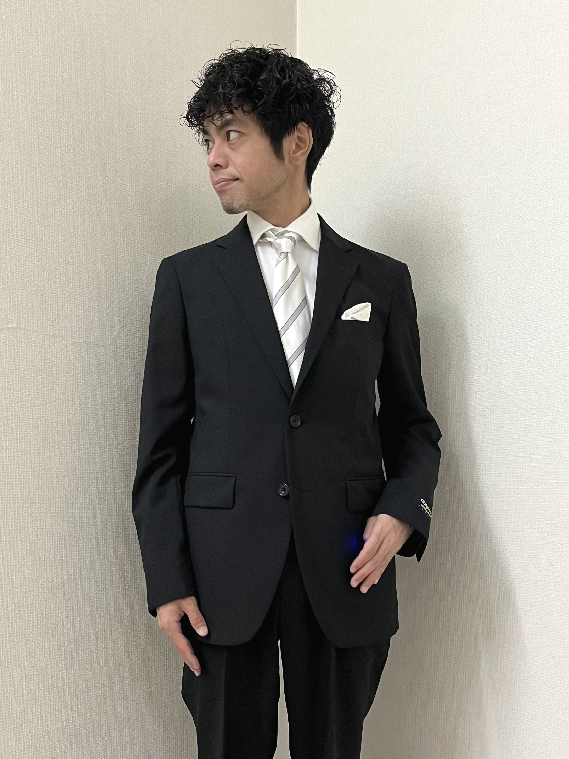 URAさんの「TAKEO KIKUCHI｜【Begin掲載】コーデュラ（R）トロピカル ストレッチ スーツ」を使ったコーディネート