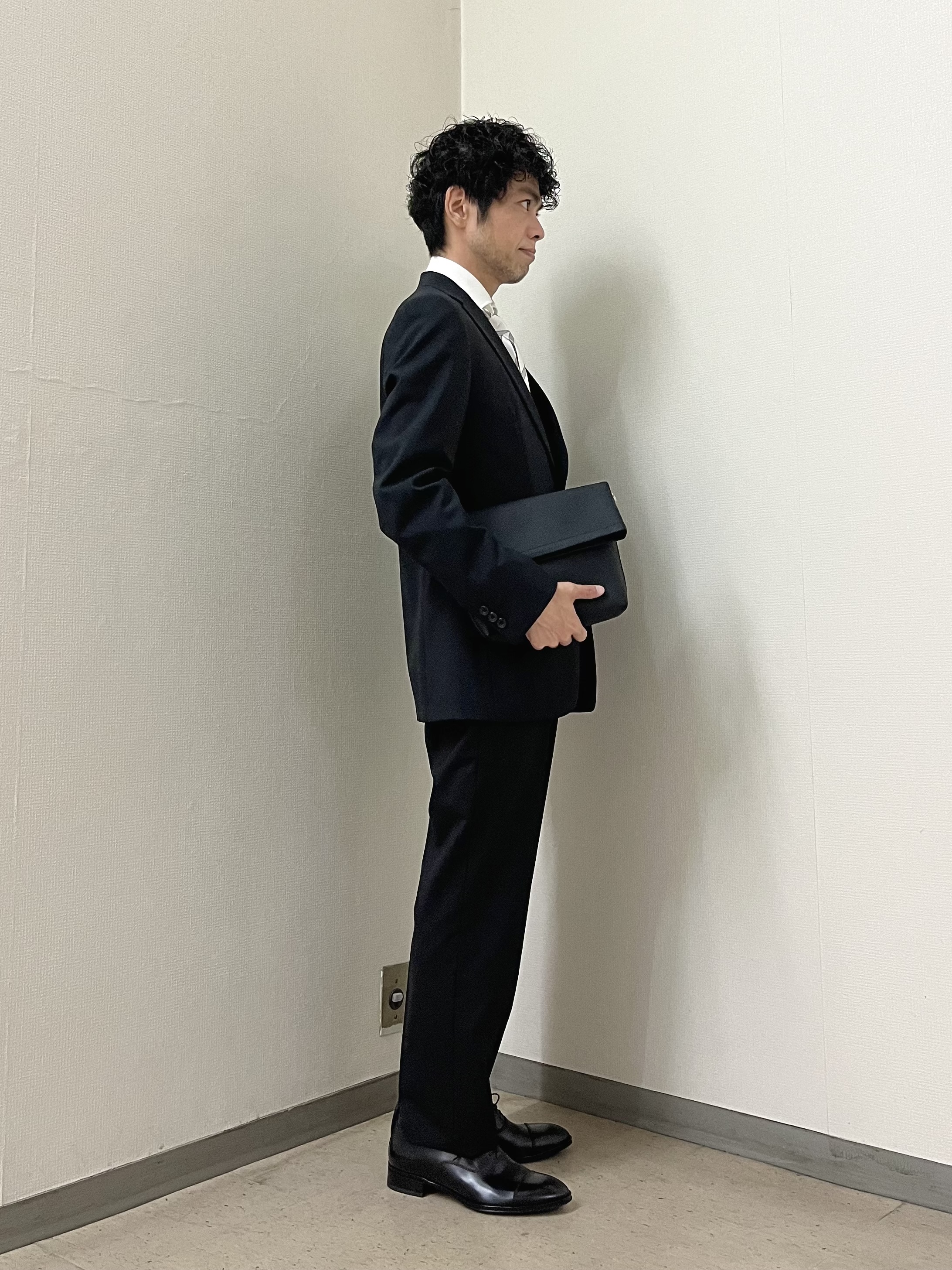 URAさんの「TAKEO KIKUCHI｜【Begin掲載】コーデュラ（R）トロピカル ストレッチ スーツ」を使ったコーディネート