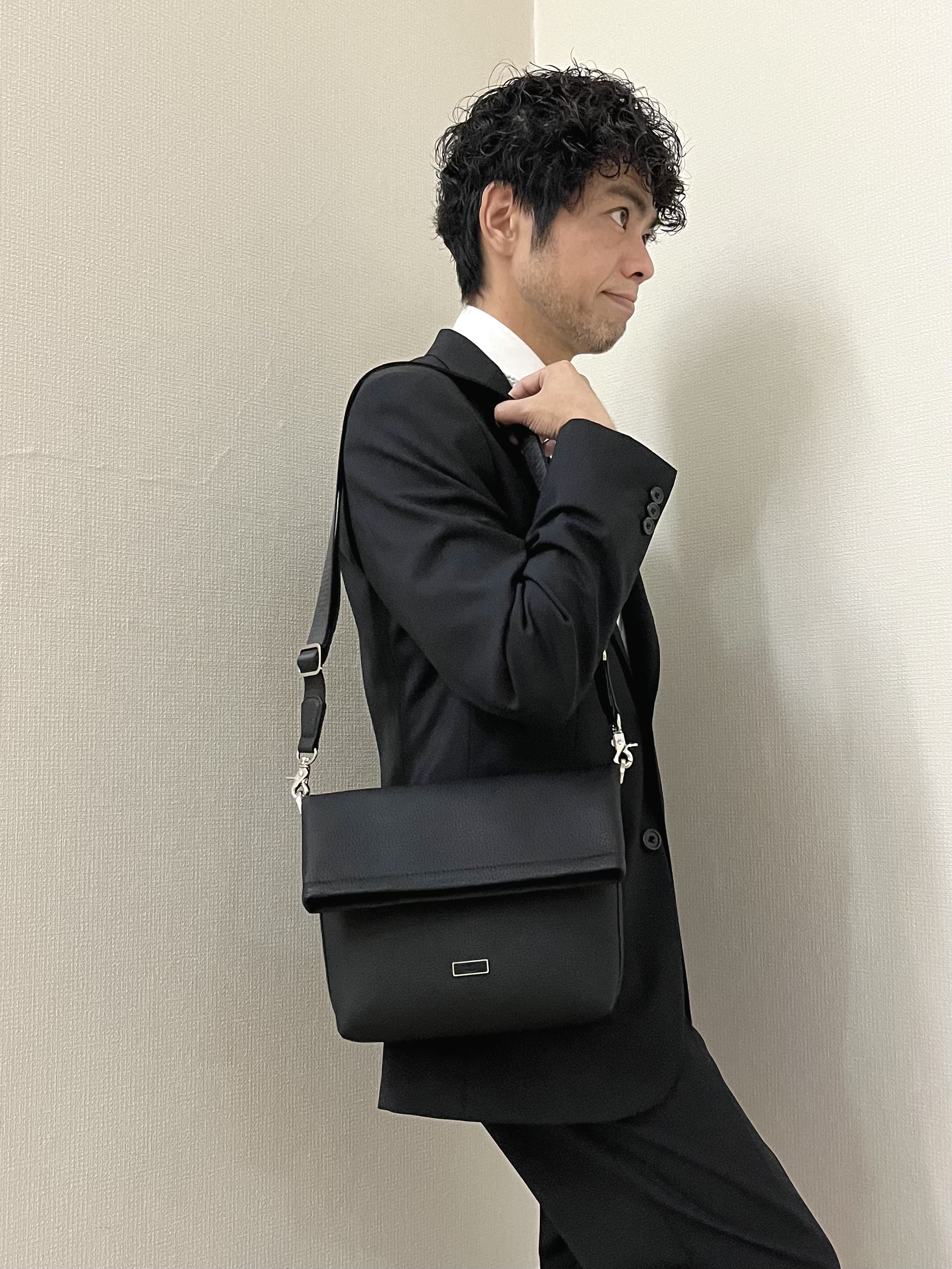 URAさんの「TAKEO KIKUCHI｜【Begin掲載】コーデュラ（R）トロピカル ストレッチ スーツ」を使ったコーディネート
