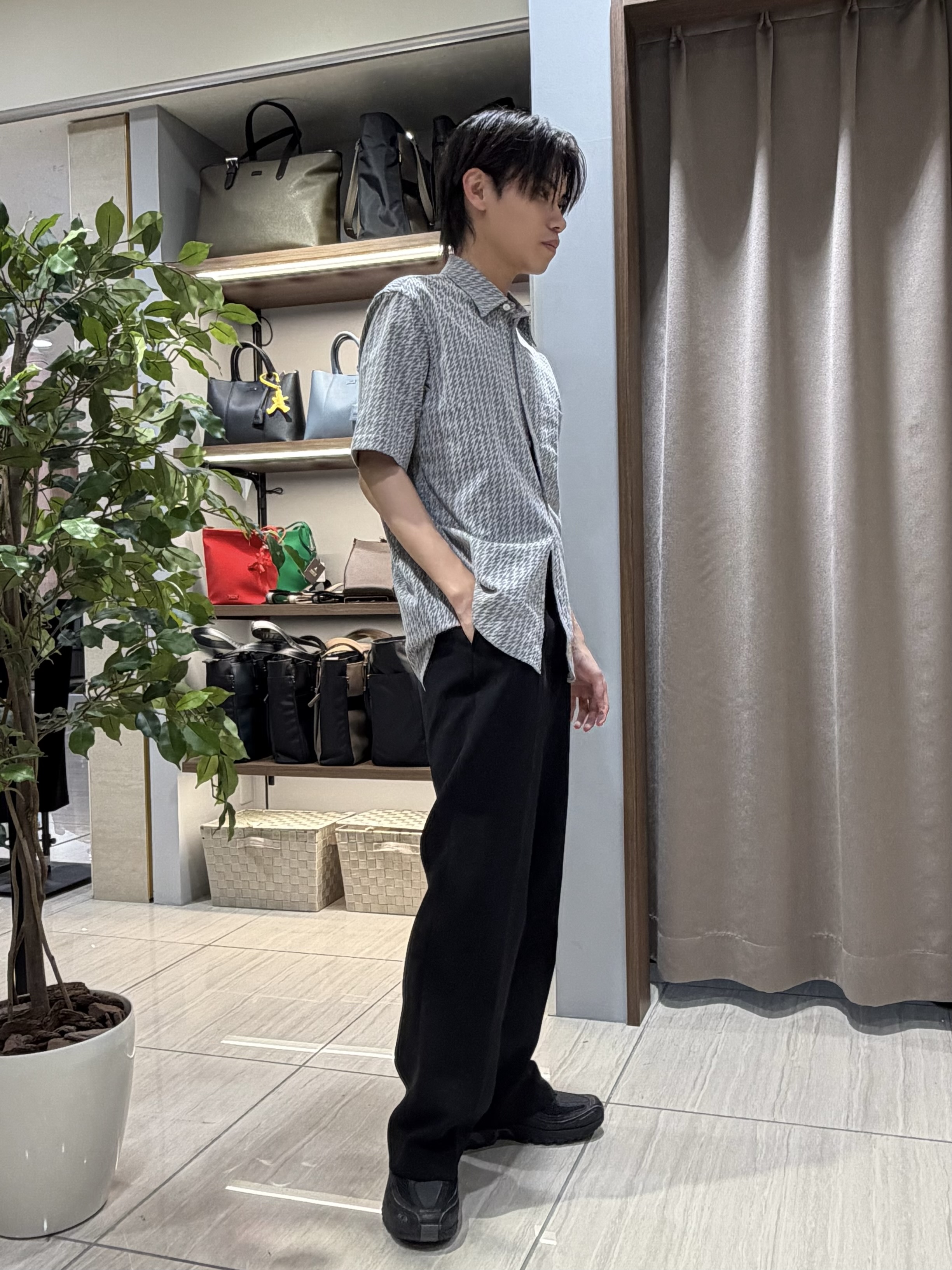 hiroさんの「TAKEO KIKUCHI｜播州織り 千鳥 半袖シャツ」を使ったコーディネート