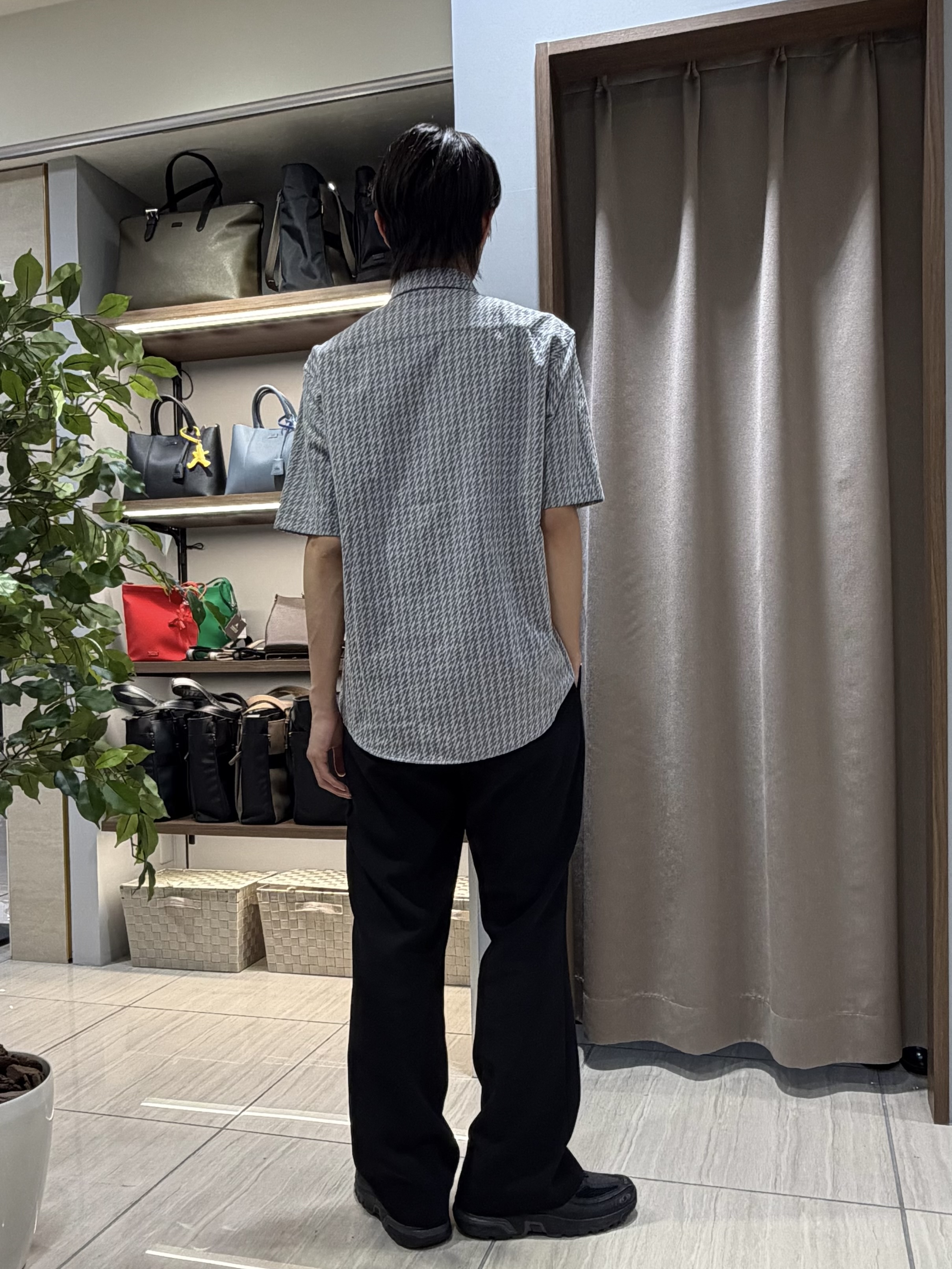 hiroさんの「TAKEO KIKUCHI｜播州織り 千鳥 半袖シャツ」を使ったコーディネート