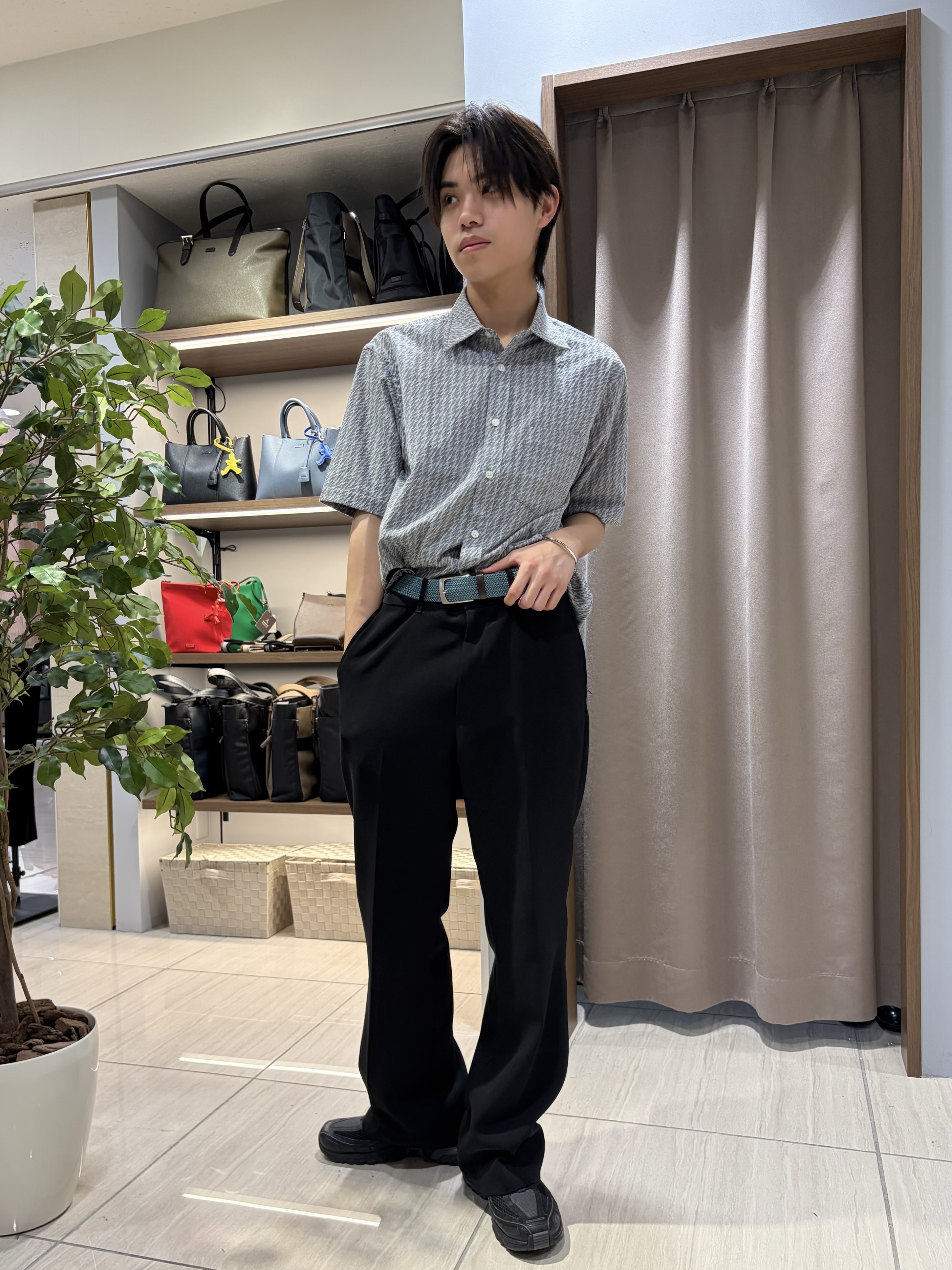 hiroさんの「TAKEO KIKUCHI｜播州織り 千鳥 半袖シャツ」を使ったコーディネート