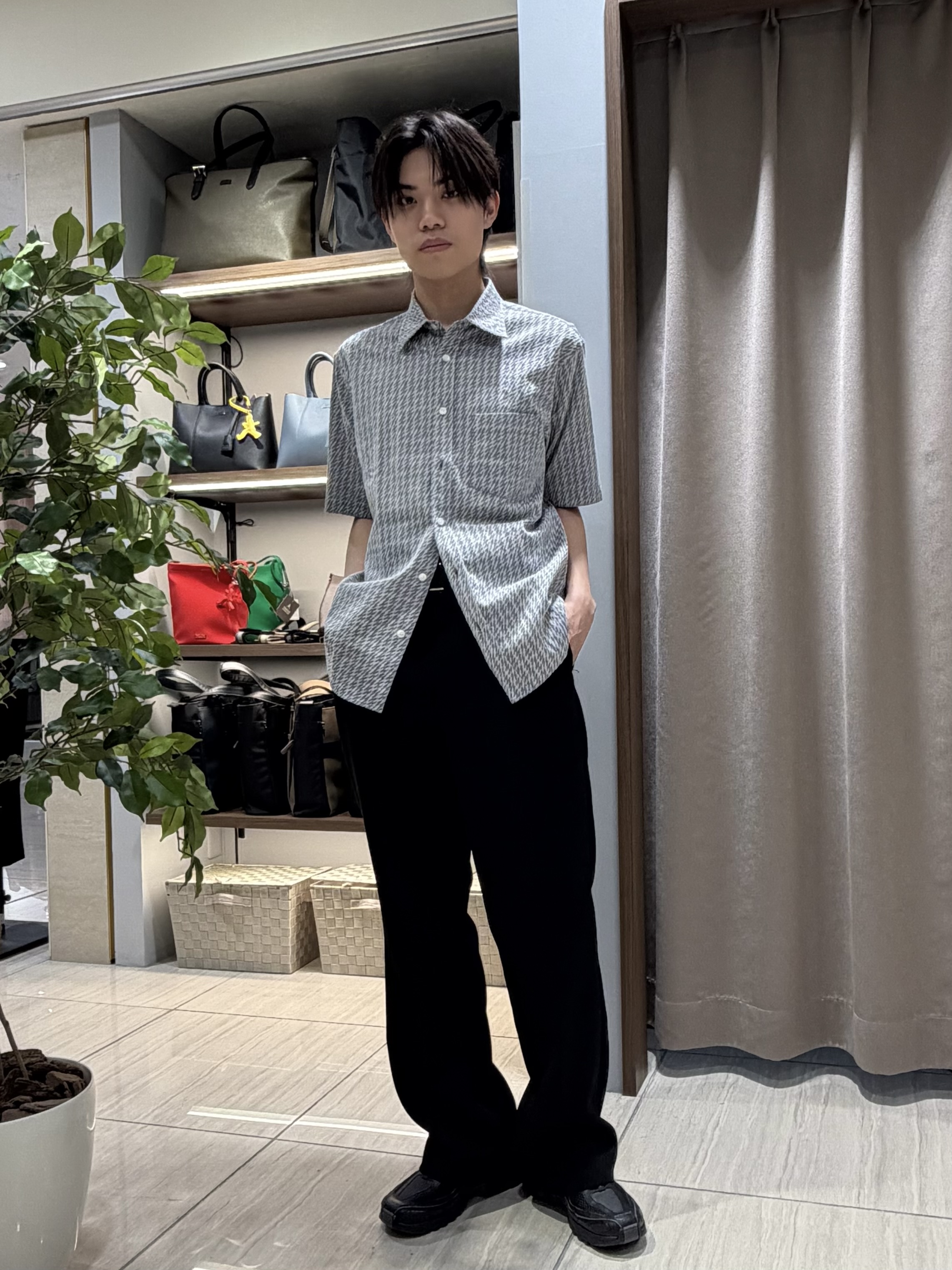 hiroさんの「TAKEO KIKUCHI｜播州織り 千鳥 半袖シャツ」を使ったコーディネート