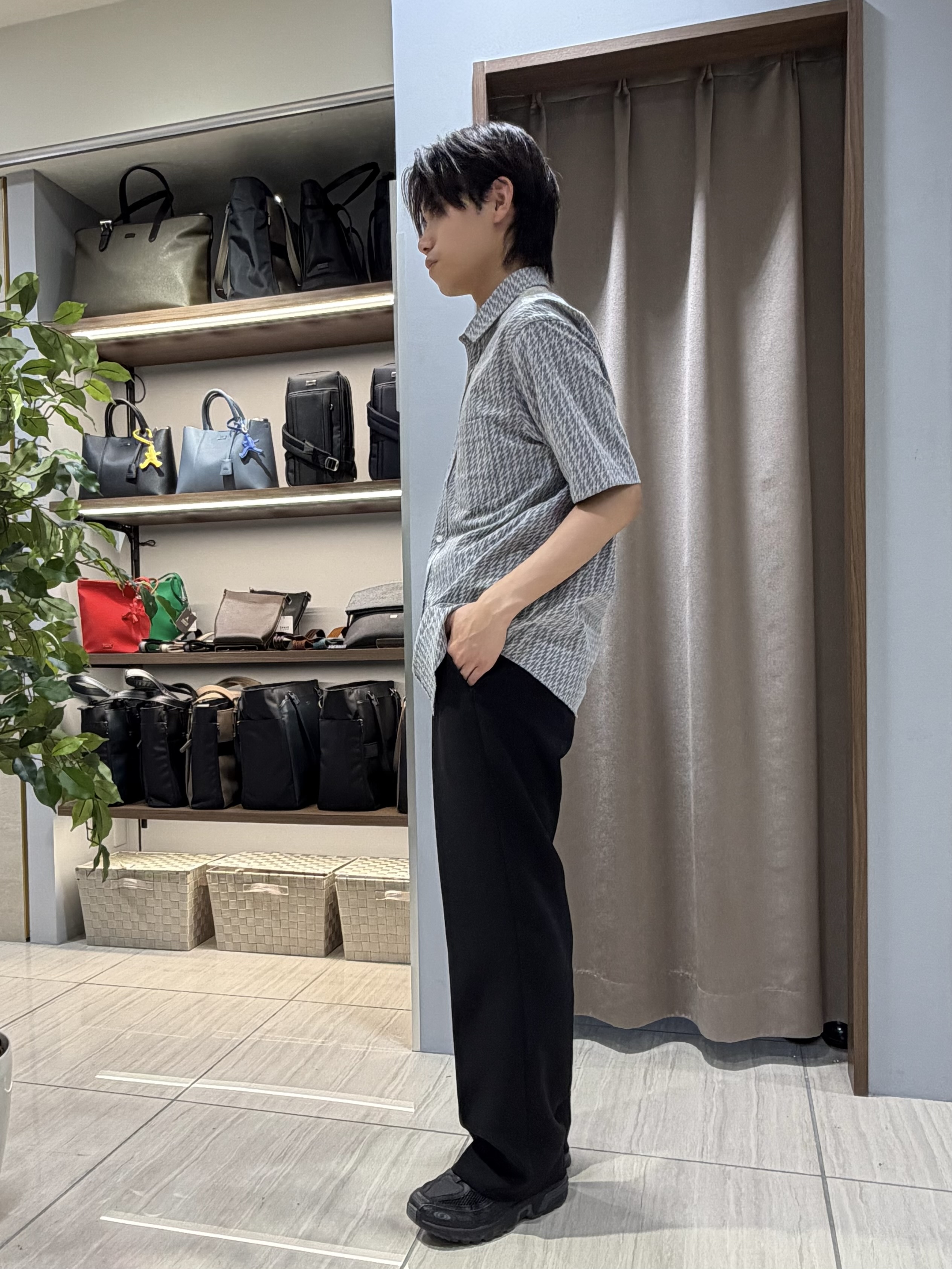 hiroさんの「TAKEO KIKUCHI｜播州織り 千鳥 半袖シャツ」を使ったコーディネート