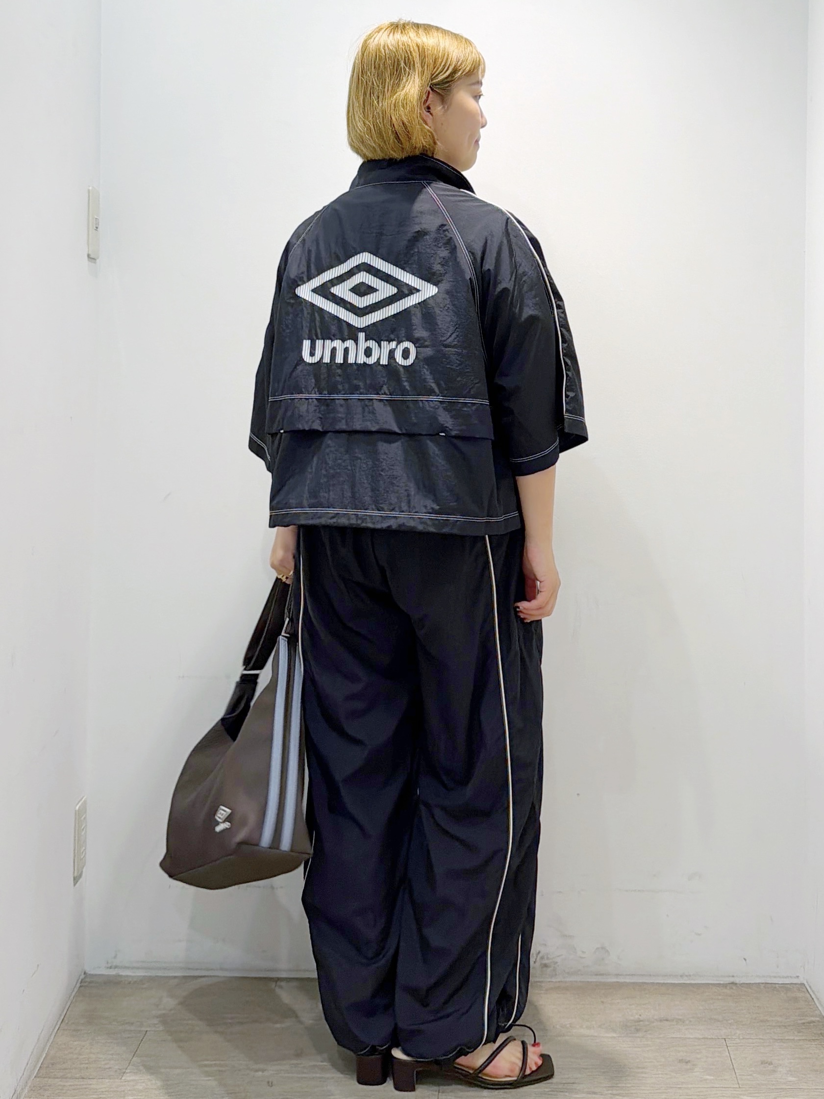 sumicaさんの「OPAQUE.CLIP｜ロゴプリント刺繍アソートTシャツ【洗濯機OK】」を使ったコーディネート