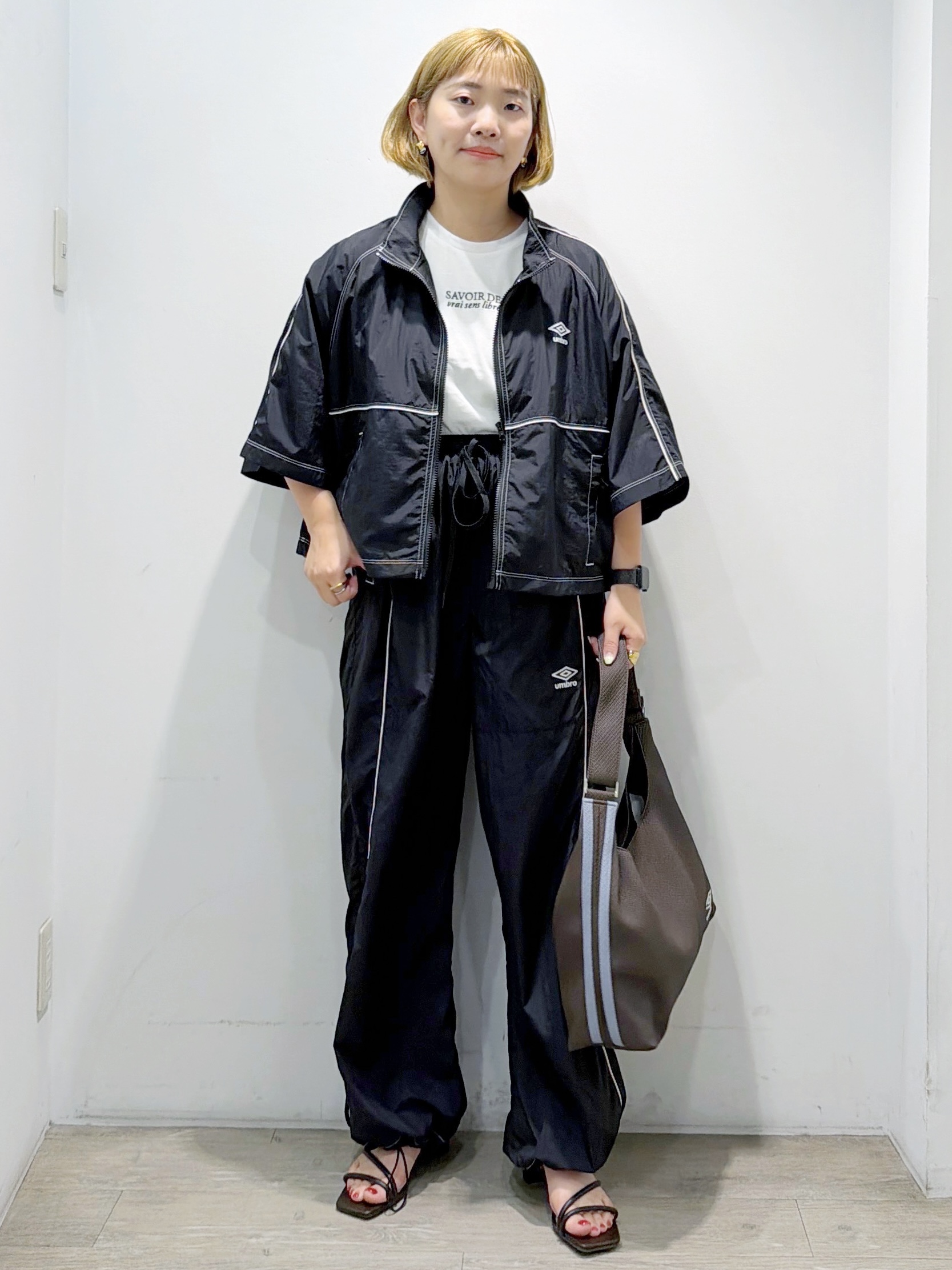 sumicaさんの「OPAQUE.CLIP｜ロゴプリント刺繍アソートTシャツ【洗濯機OK】」を使ったコーディネート