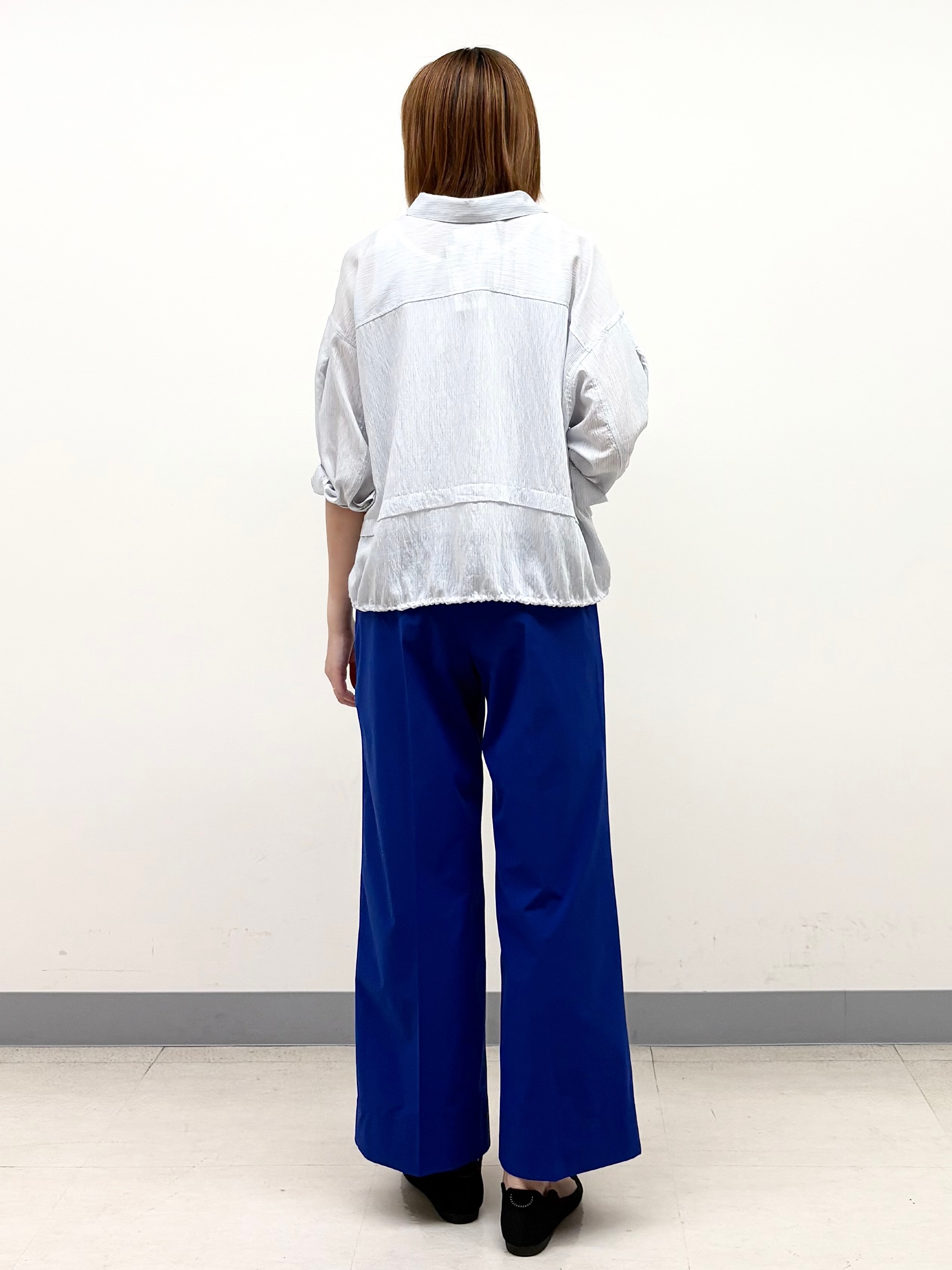 まいこさんの「INDIVI｜【接触冷感／洗える／2WAY】ドロスト付 シアーシャンブレーシャツ」を使ったコーディネート