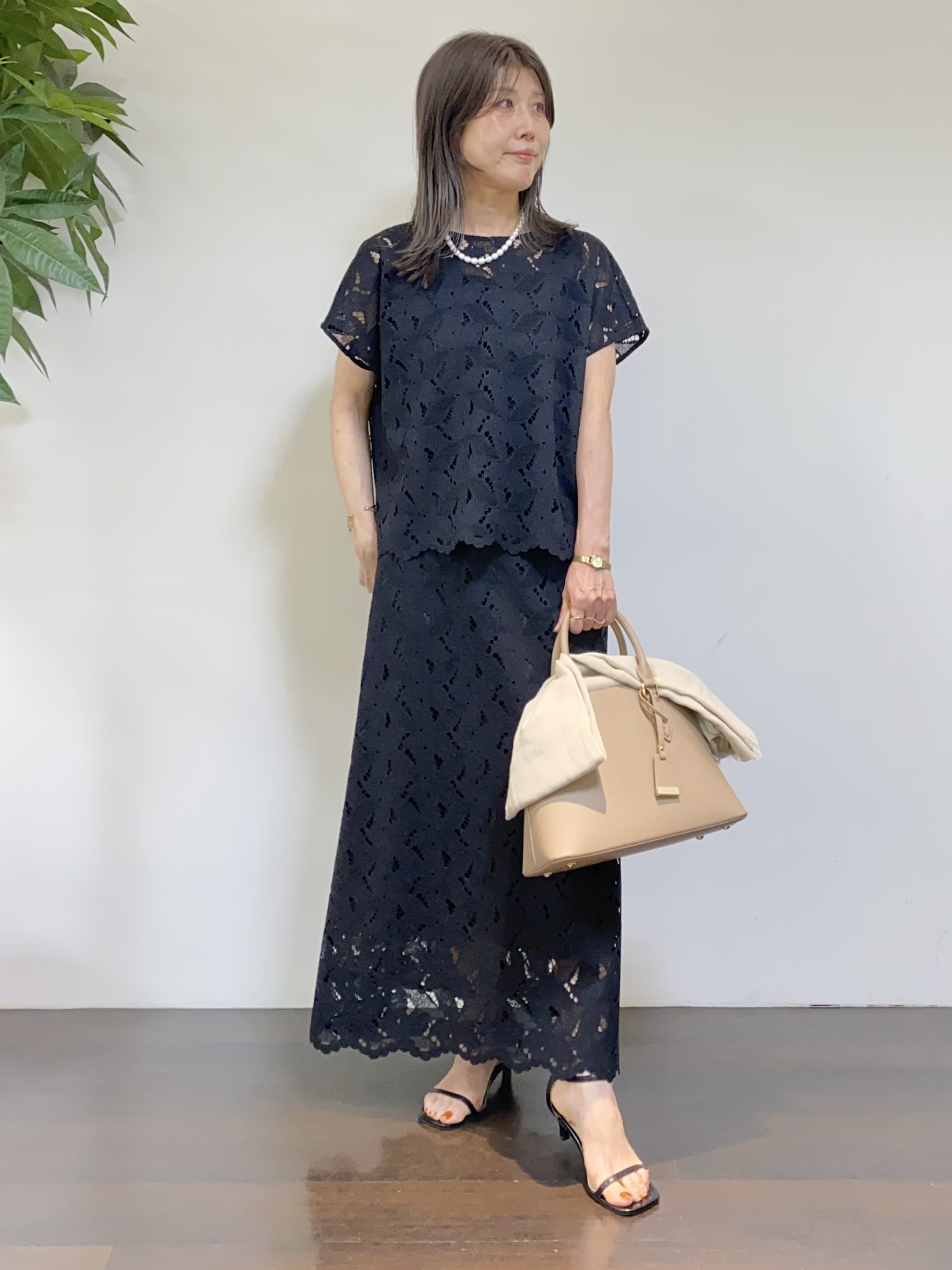 tomoさんの「UNTITLED｜【セットアップ可能】リーフレースブラウス」を使ったコーディネート