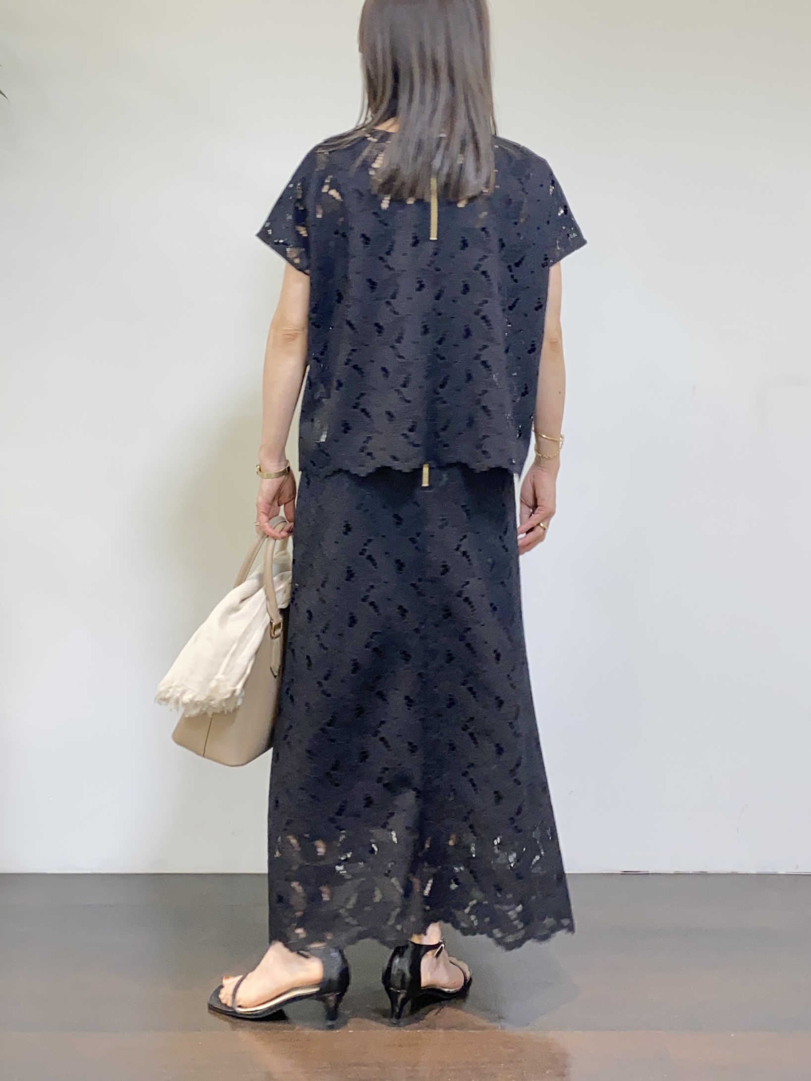 tomoさんの「UNTITLED｜【セットアップ可能】リーフレースブラウス」を使ったコーディネート