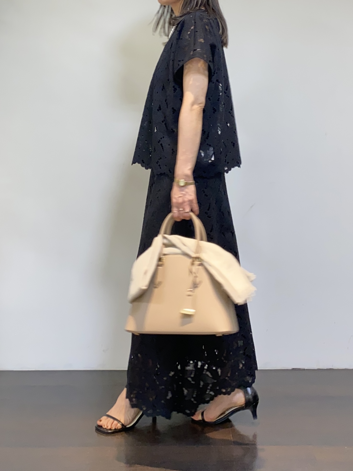 tomoさんの「UNTITLED｜【セットアップ可能】リーフレースブラウス」を使ったコーディネート