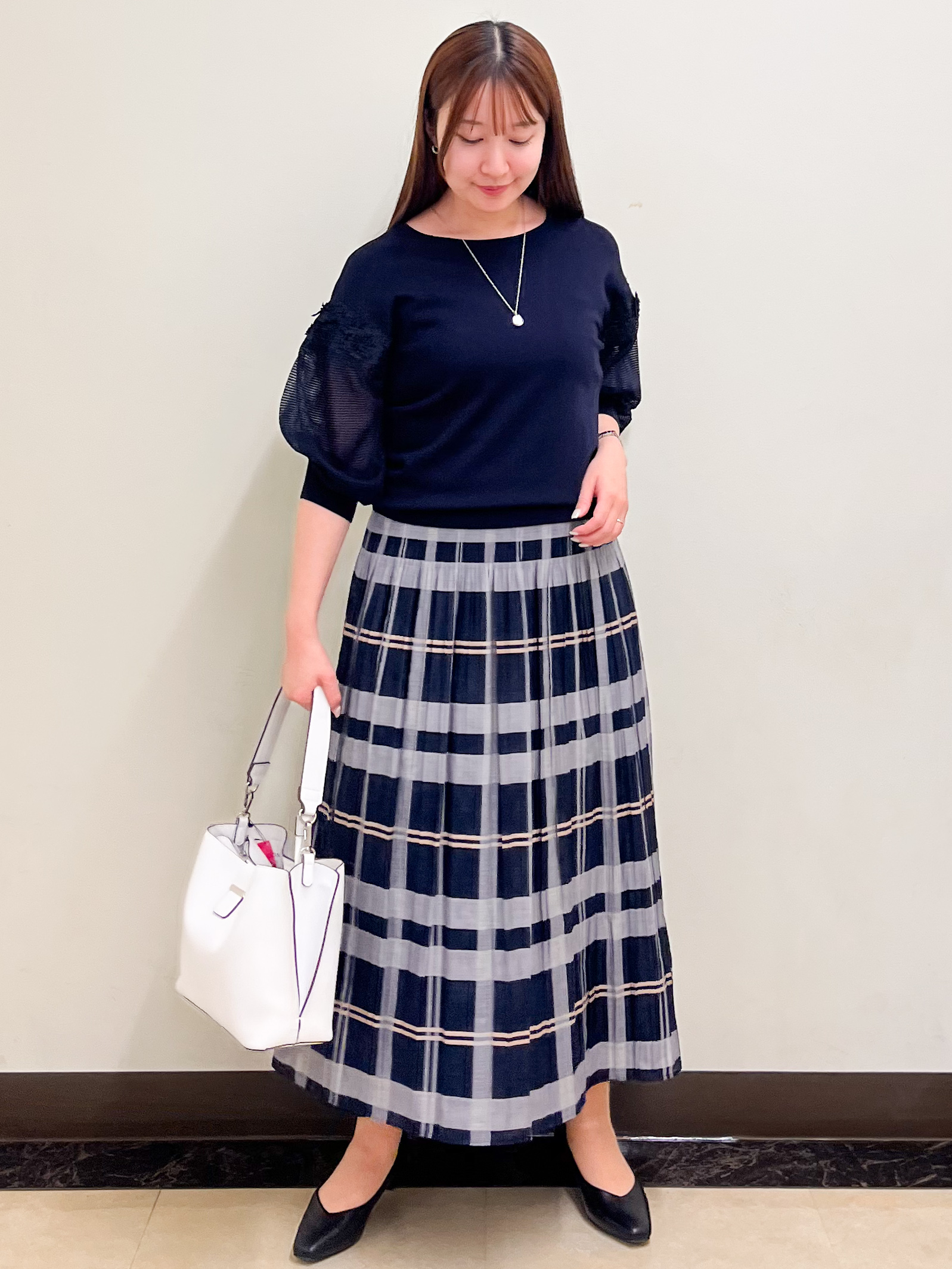 mikikoさんの「Reflect｜【前後2WAY】レーススリーブデザインニット」を使ったコーディネート