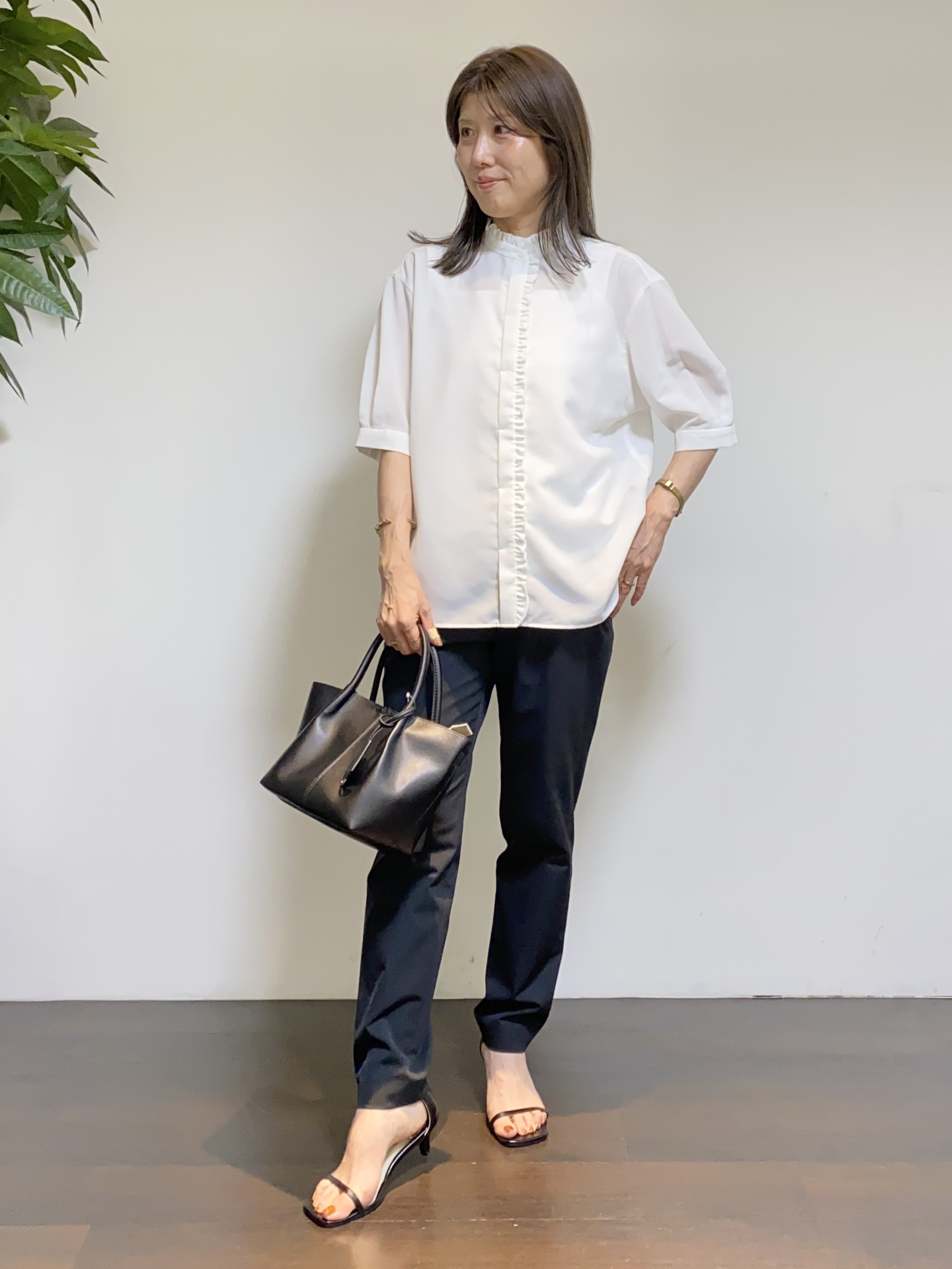 tomoさんの「UNTITLED｜コットンリネンカーディガン」を使ったコーディネート