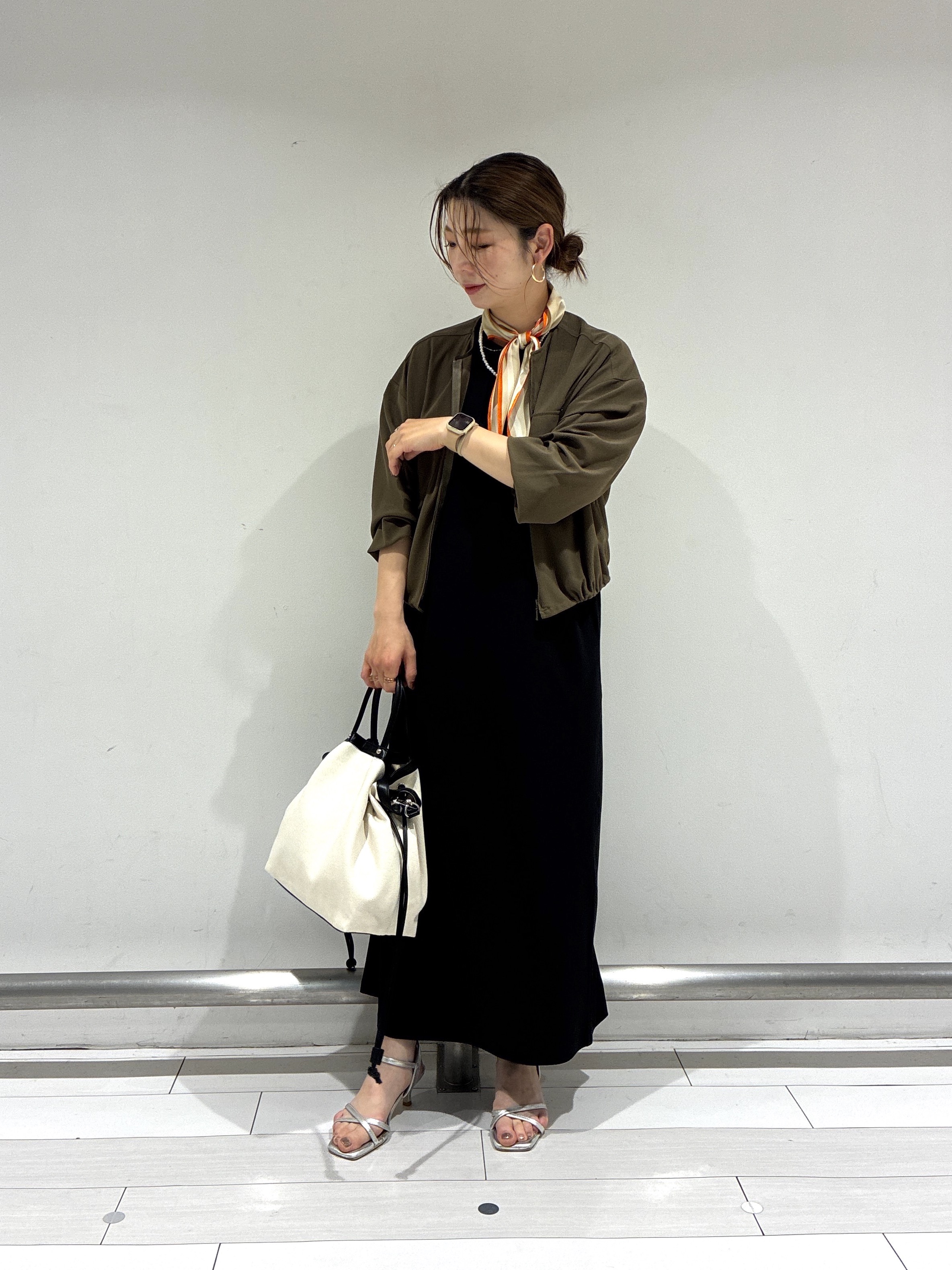 Rinさんの「UNTITLED｜【接触冷感/UVカット/遮熱/抗菌防臭】ライトプレーティングワンピース」を使ったコーディネート