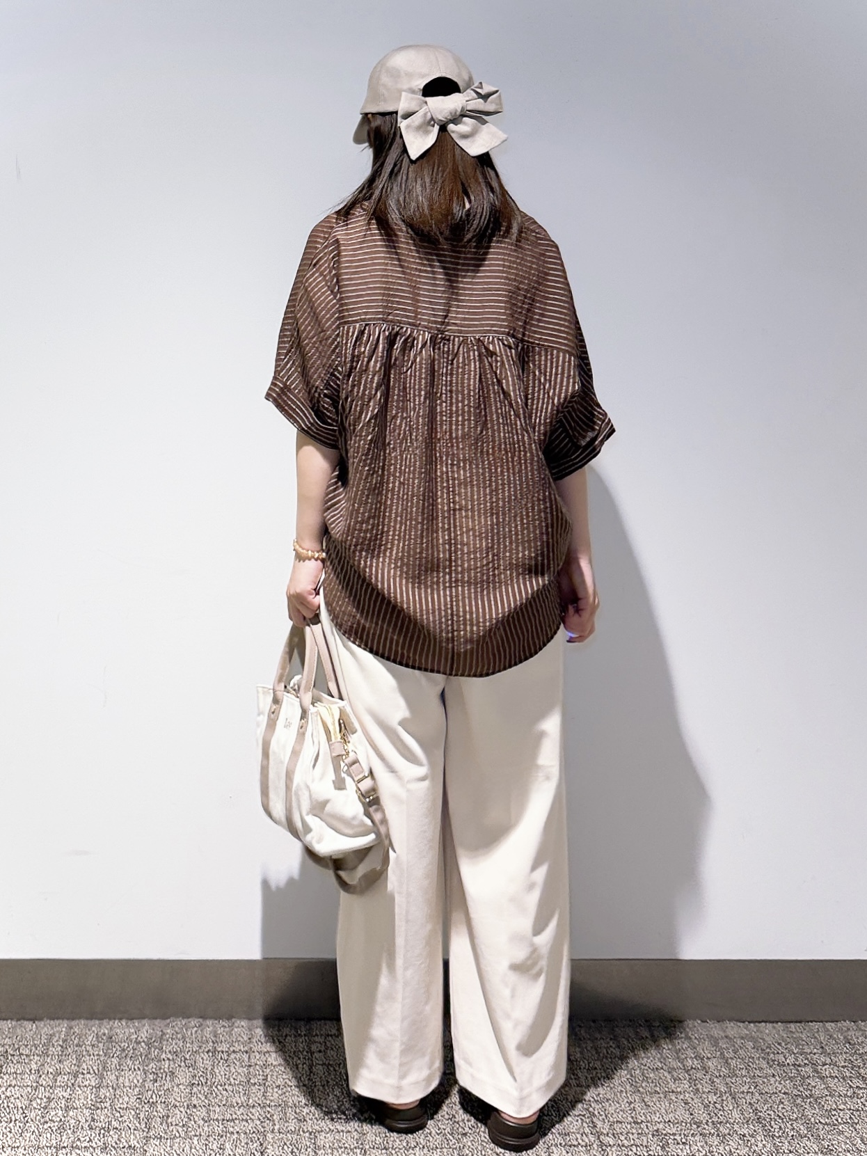 みーさんの「grove｜【洗濯機◎・体型カバー】ON/OFF使える、シアースキッパーシャツ」を使ったコーディネート