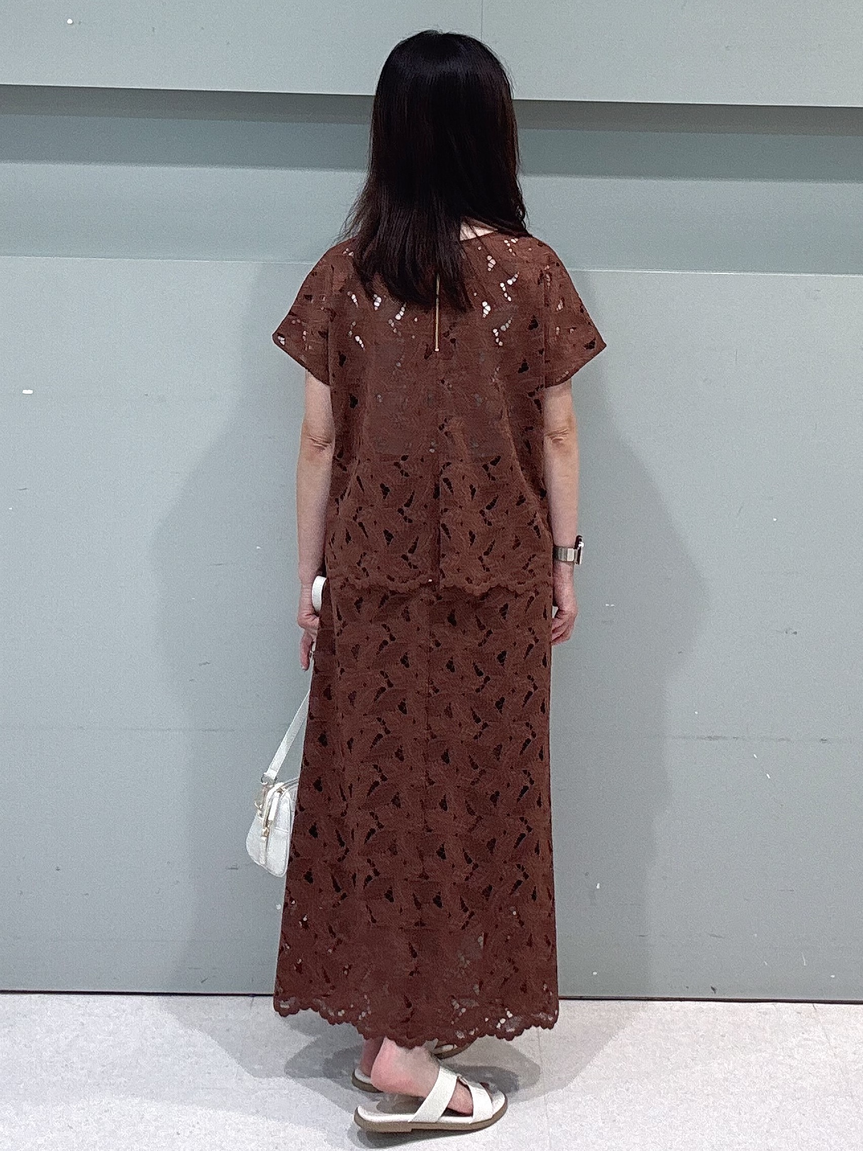 makiさんの「UNTITLED｜【セットアップ可能】リーフレースブラウス」を使ったコーディネート
