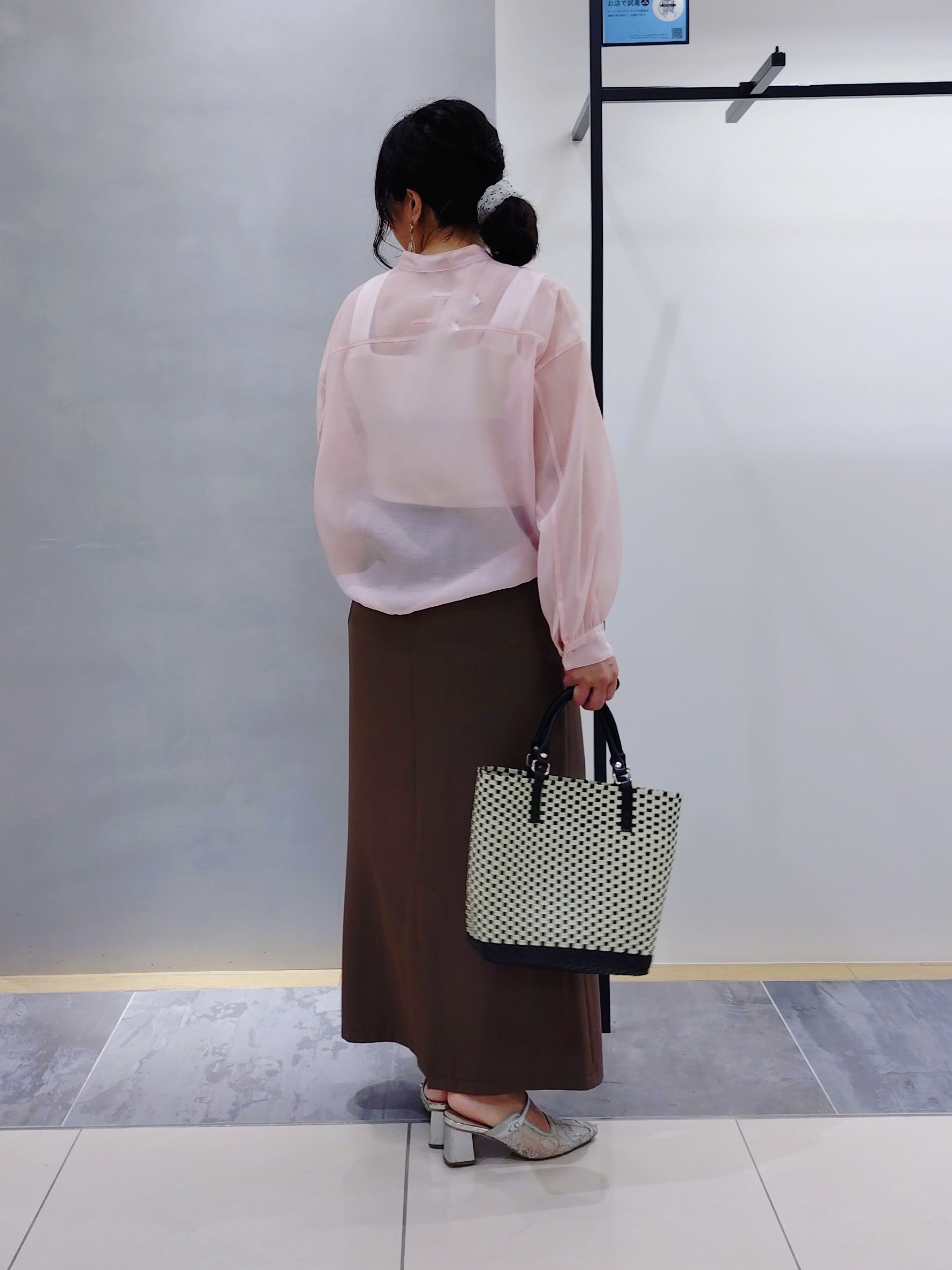 TOMOMIさんの「INDIVI｜【着る日傘】Iラインドロストスカート」を使ったコーディネート