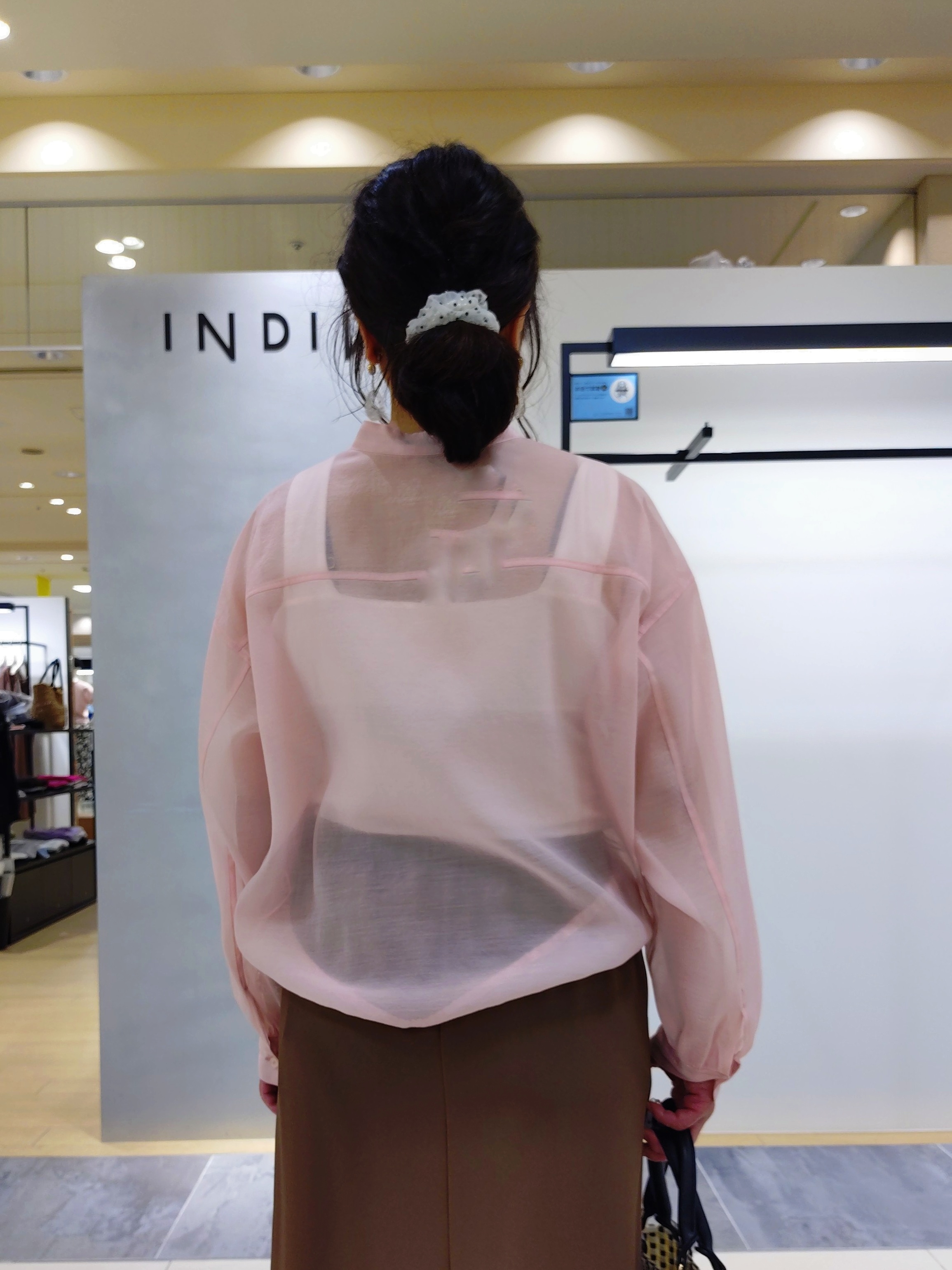 TOMOMIさんの「INDIVI｜【着る日傘】Iラインドロストスカート」を使ったコーディネート