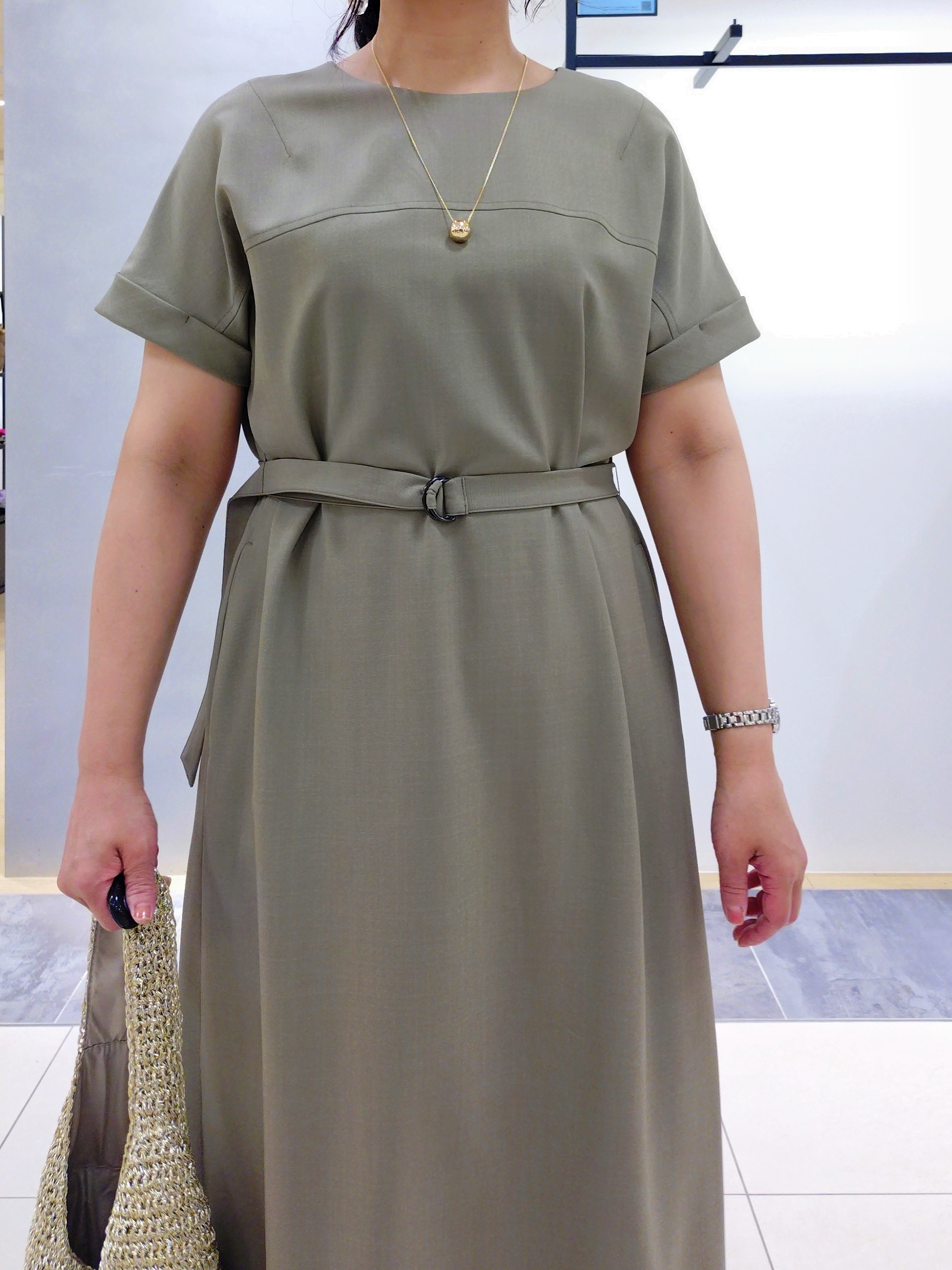 TOMOMIさんの「INDIVI｜【大人カジュアル】メタリックかぎ編みボトルバッグ」を使ったコーディネート