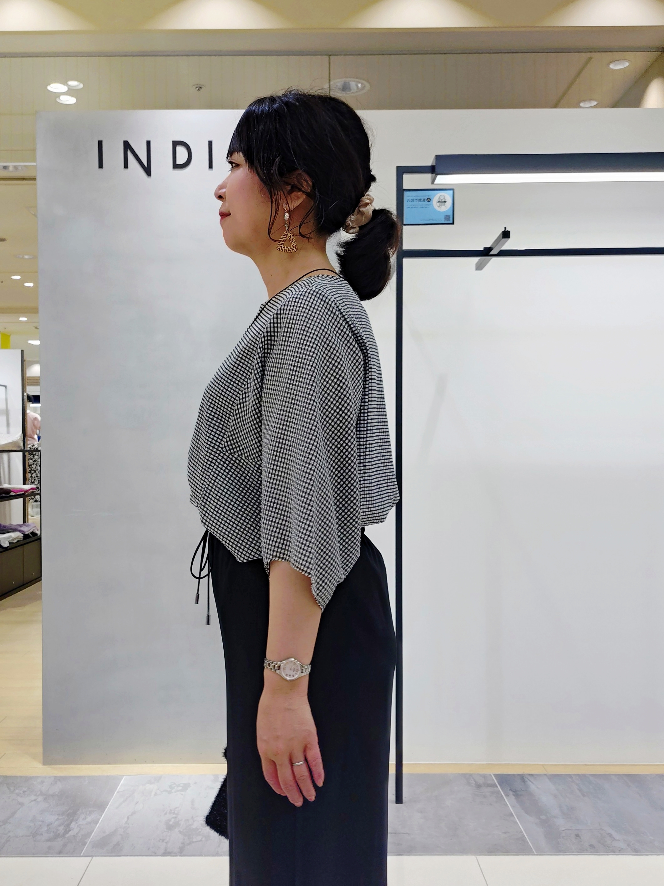 TOMOMIさんの「INDIVI｜【体型カバー】サッカーチェックドルマントップス」を使ったコーディネート