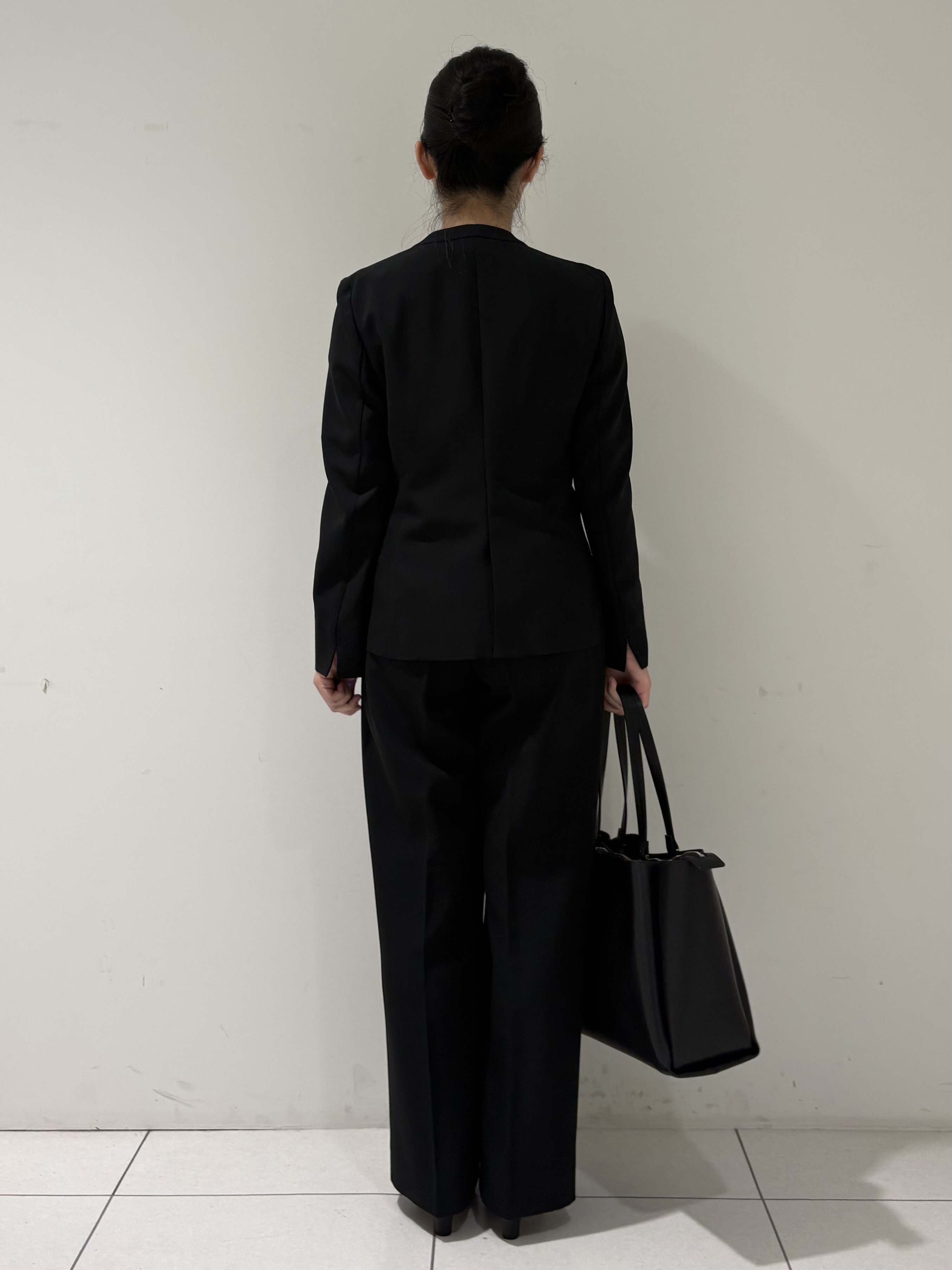 momokoさんの「INDIVI｜【定番スーツ／UVケア／洗える】ウール調ノーカラージャケット」を使ったコーディネート