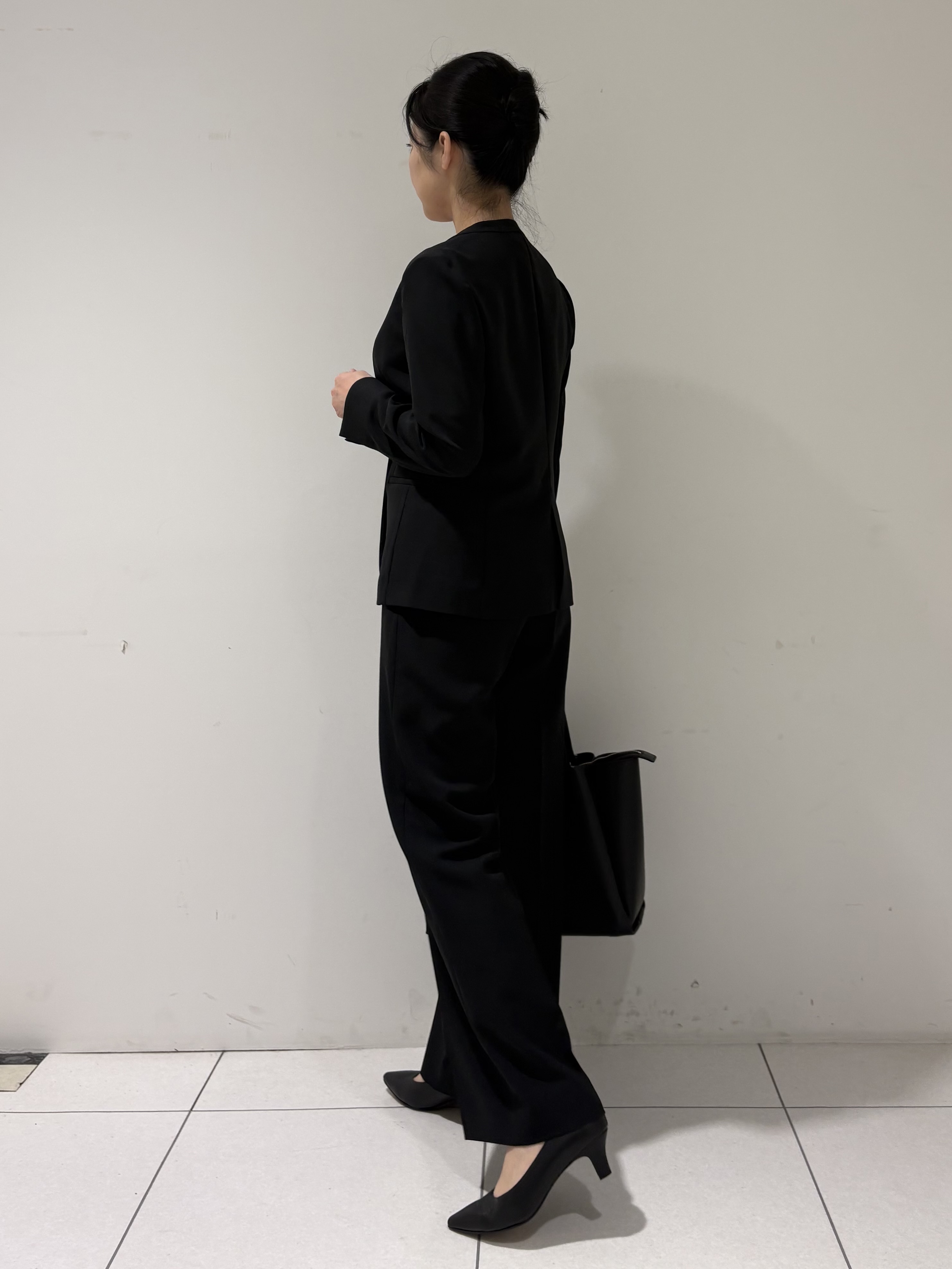momokoさんの「INDIVI｜【定番スーツ／UVケア／洗える】ウール調ノーカラージャケット」を使ったコーディネート