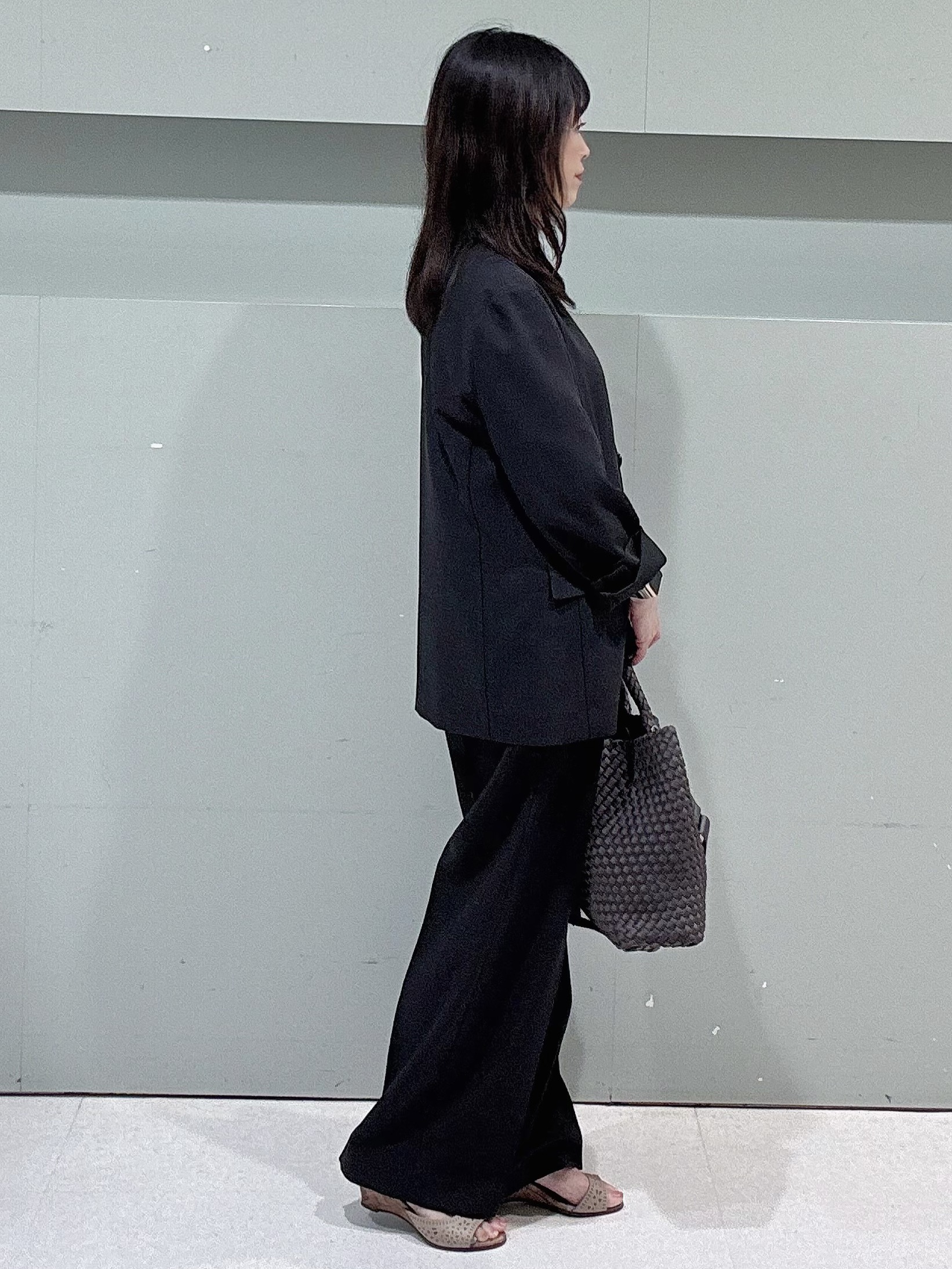 makiさんの「UNTITLED｜【さらりと快適/セットアップ可/UV/接触冷感】スラブカラーレスジャケット」を使ったコーディネート