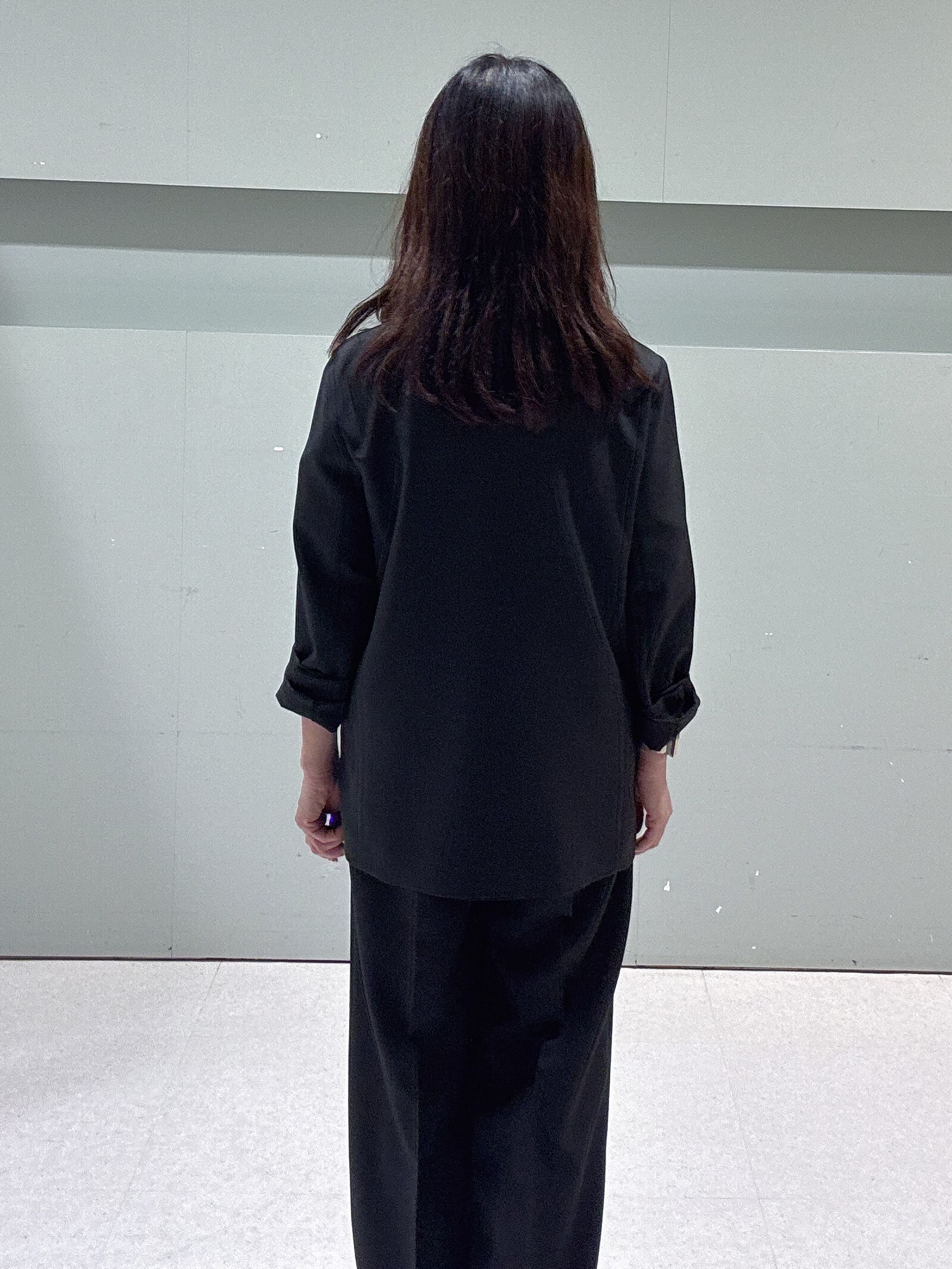 makiさんの「UNTITLED｜【さらりと快適/セットアップ可/UV/接触冷感】スラブカラーレスジャケット」を使ったコーディネート