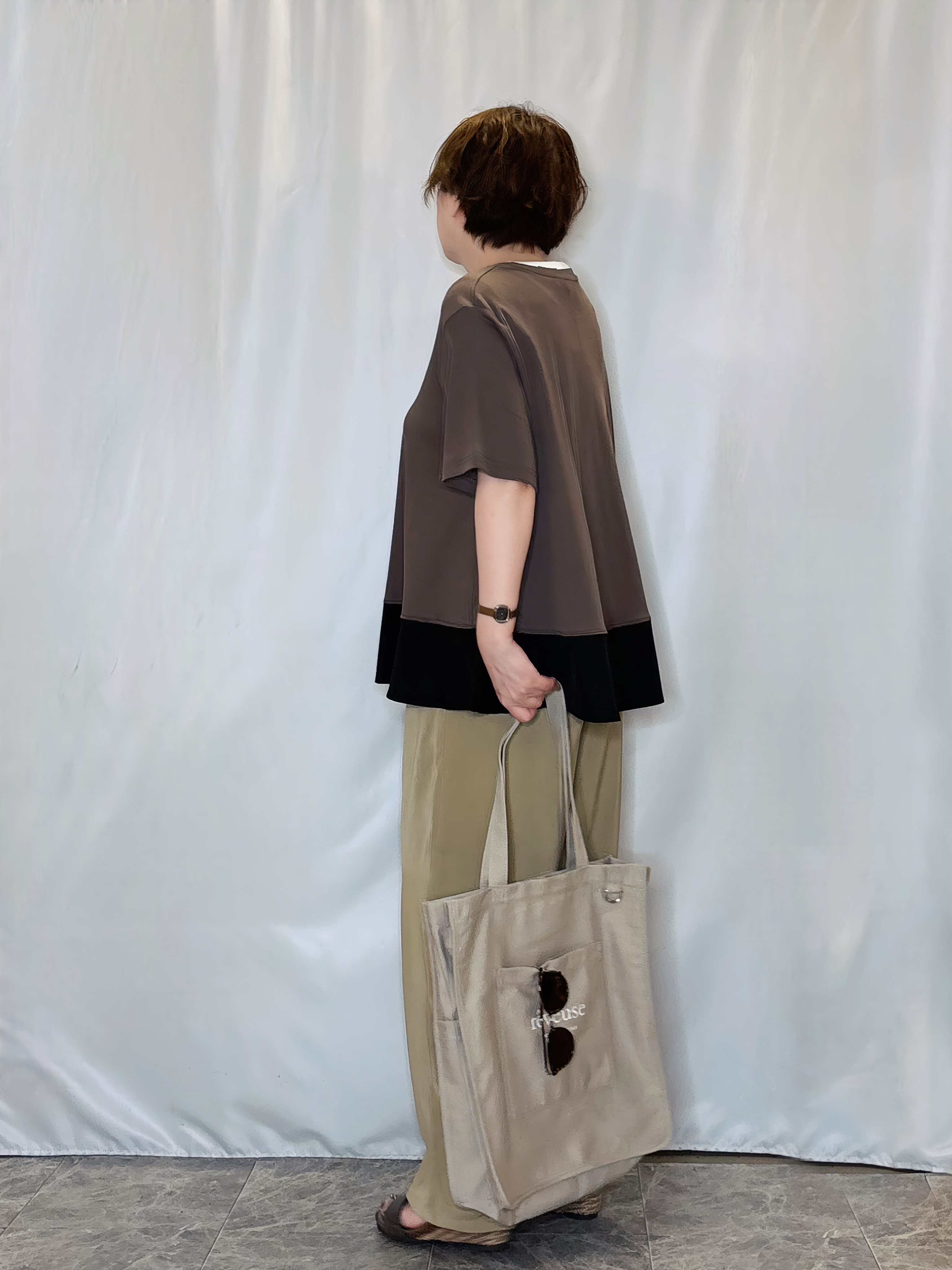たみさんの「SHOO･LA･RUE｜【ひんやり/UV/抗菌防臭】体型カバーも叶う 裾切り替えAライントップス」を使ったコーディネート