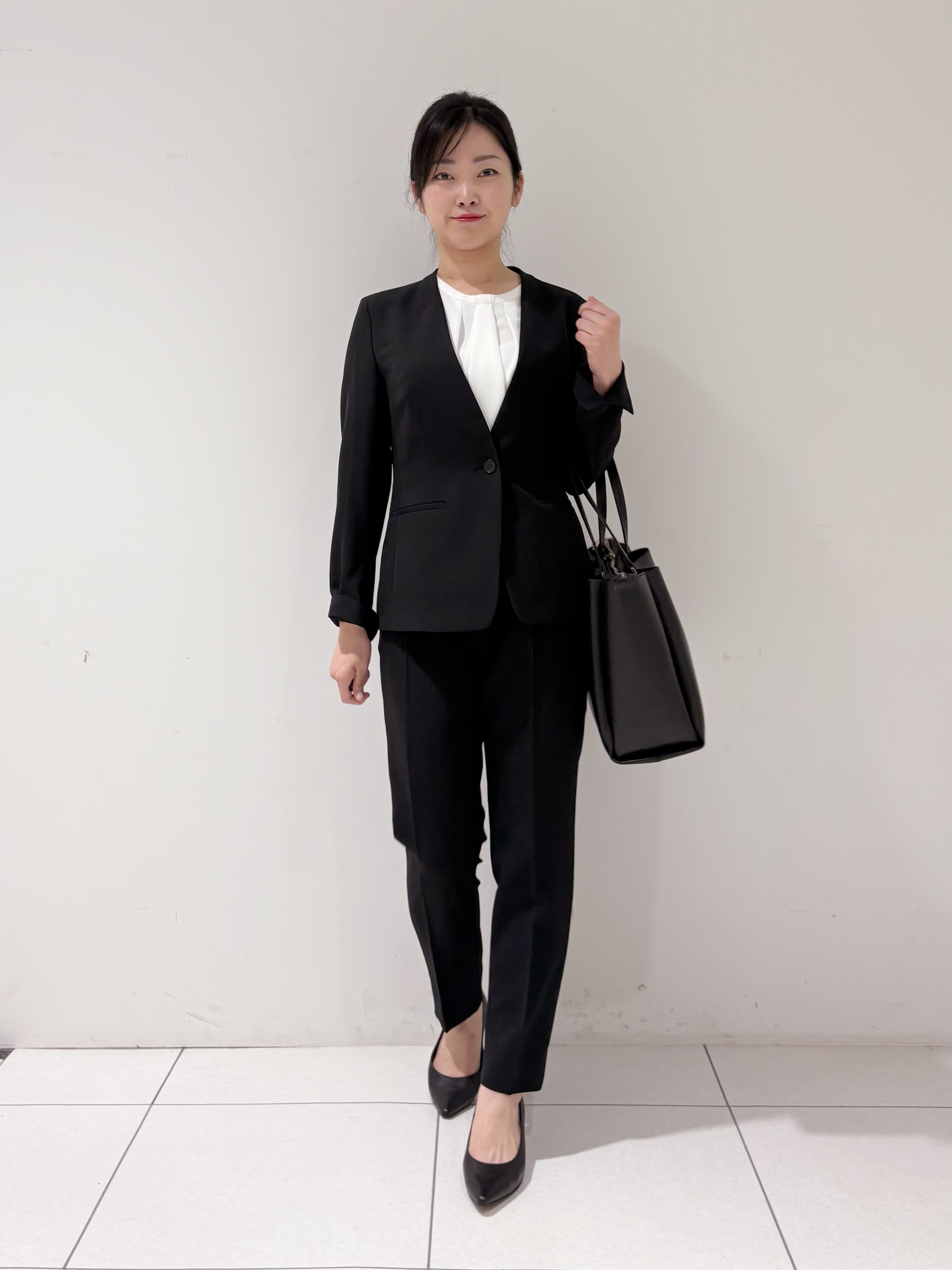 momokoさんの「INDIVI｜【定番スーツ／UVケア／洗える】ウール調ノーカラージャケット」を使ったコーディネート