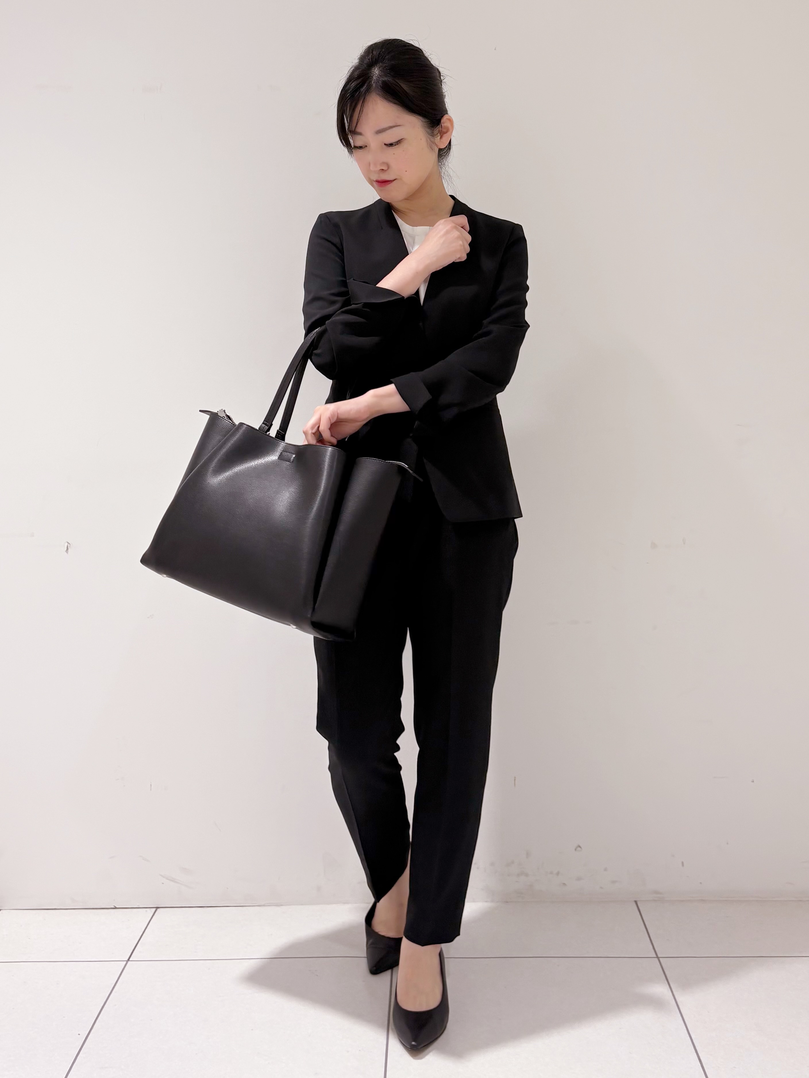 momokoさんの「INDIVI｜【定番スーツ／UVケア／洗える】ウール調ノーカラージャケット」を使ったコーディネート