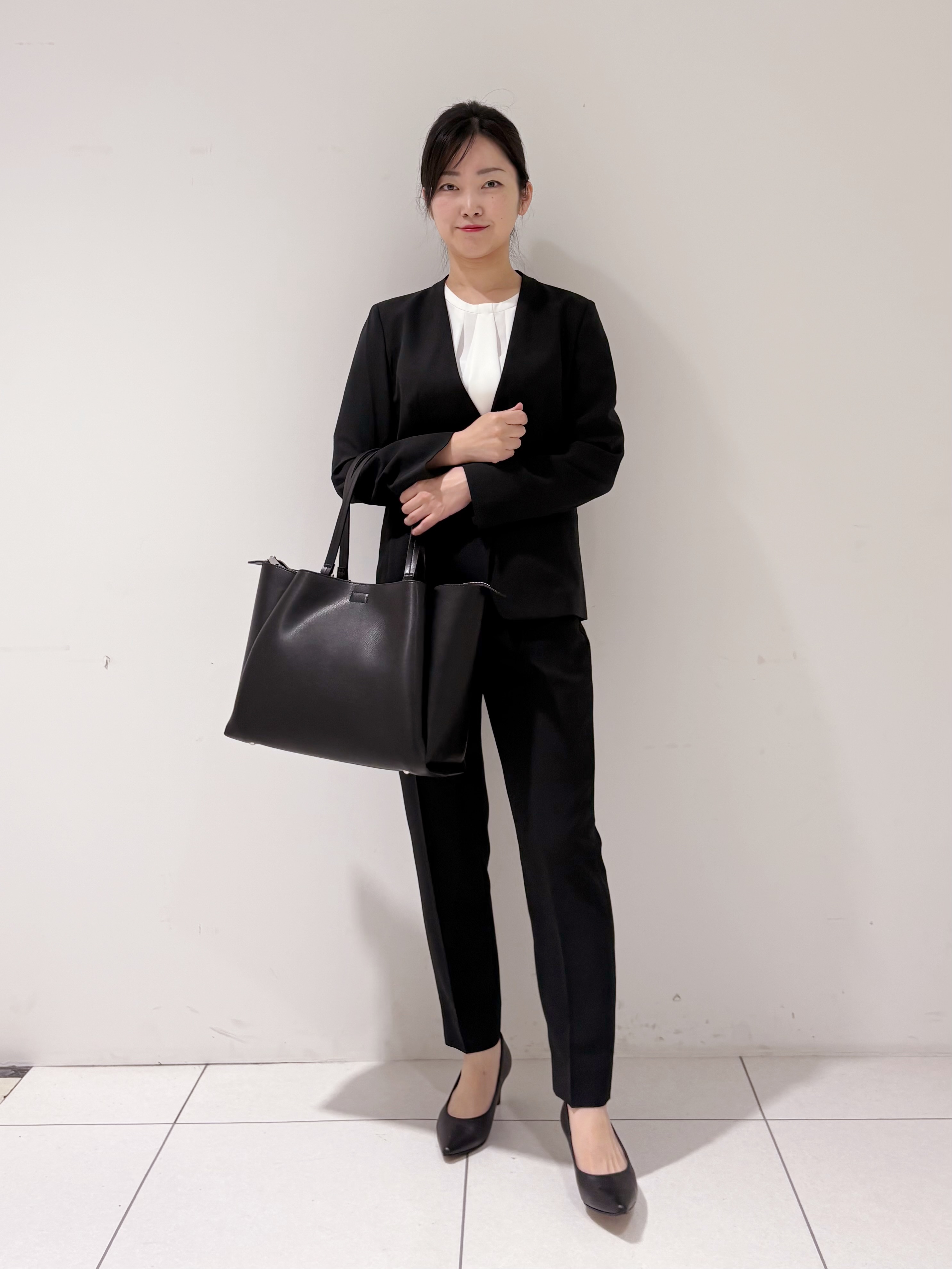 momokoさんの「INDIVI｜【定番スーツ／UVケア／洗える】ウール調ノーカラージャケット」を使ったコーディネート