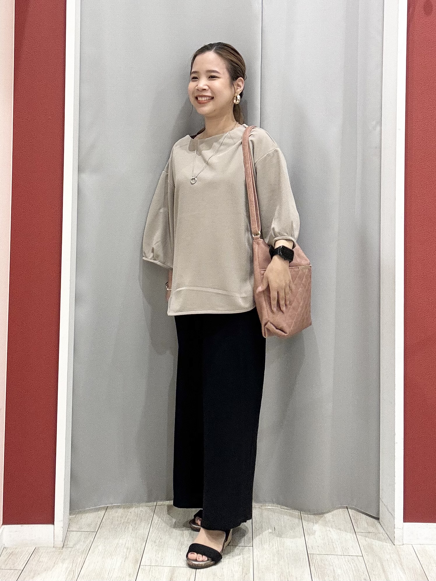 shioさんの「SHOO･LA･RUE｜【2点セット／洗濯機可／S-LL】インせず着られる ネックレス付き5分袖Ｔシャツ」を使ったコーディネート