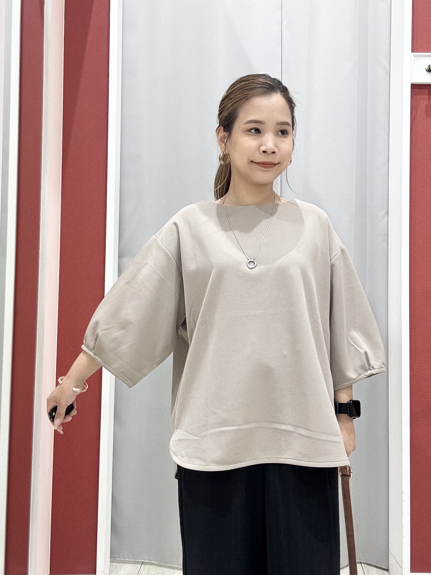 shioさんの「SHOO･LA･RUE｜【2点セット／洗濯機可／S-LL】インせず着られる ネックレス付き5分袖Ｔシャツ」を使ったコーディネート