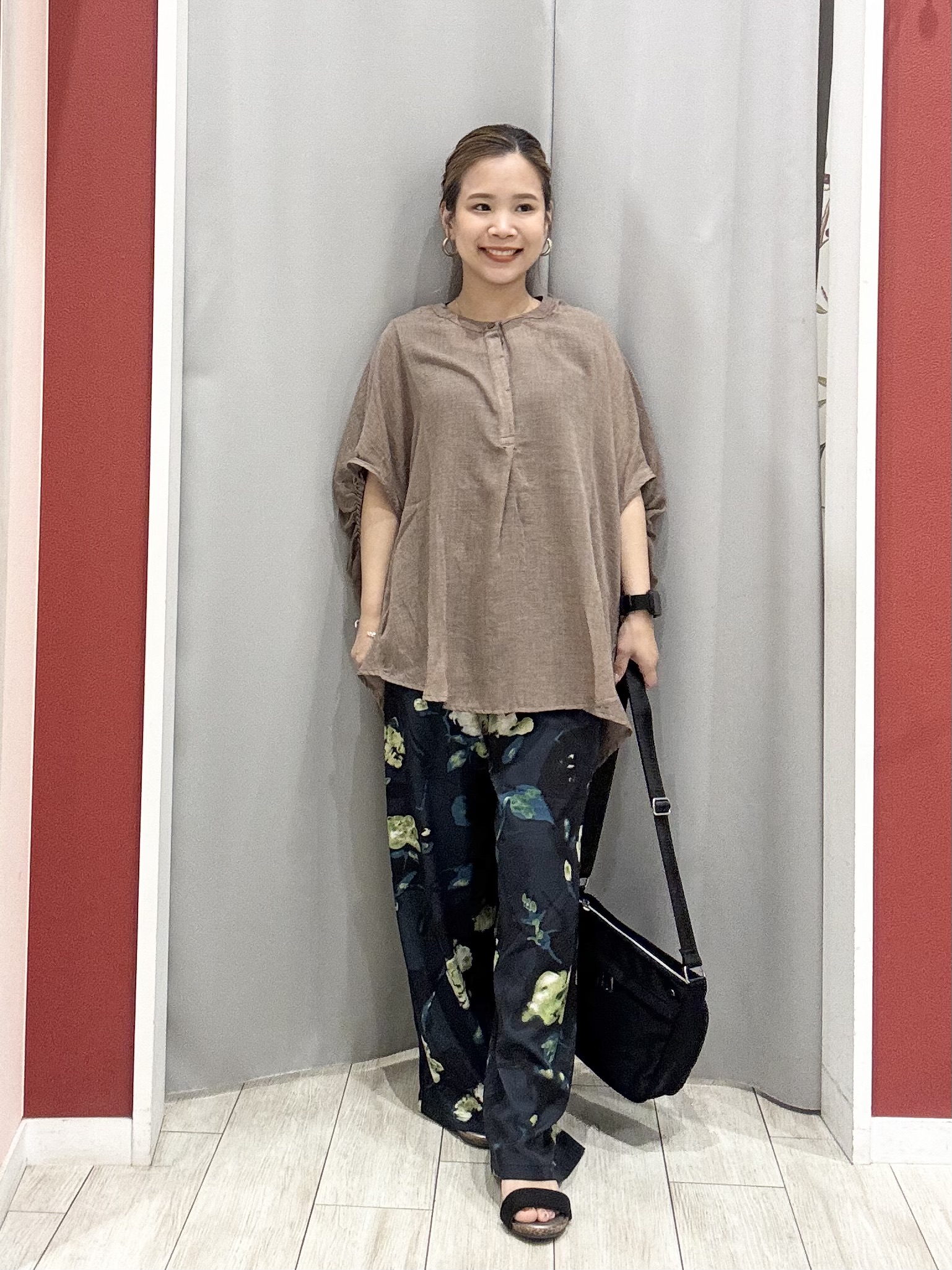 shioさんの「SHOO･LA･RUE｜【体型カバー】バルーン風ゆるシャツブラウス」を使ったコーディネート