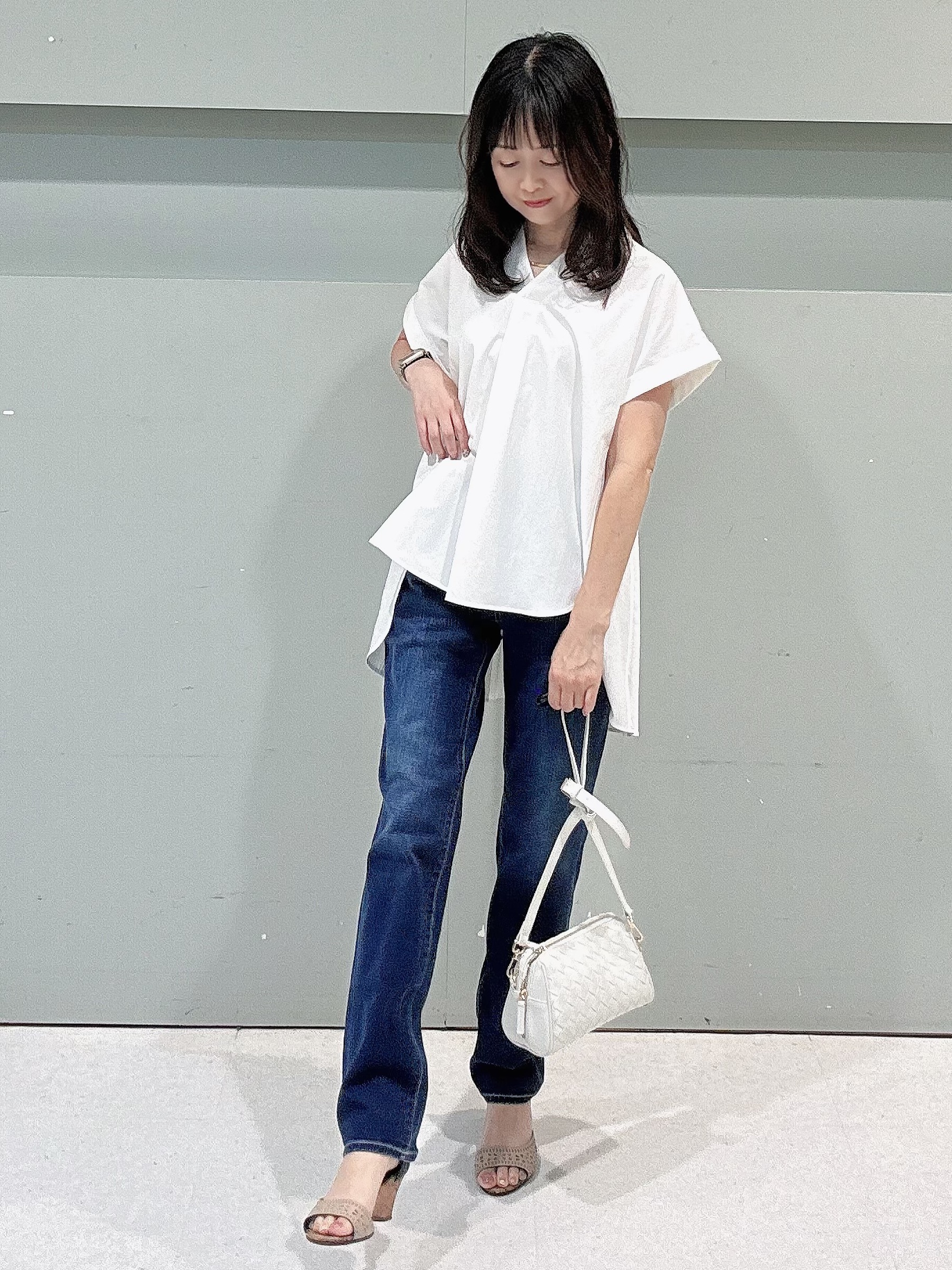 makiさんの「UNTITLED｜【多機能付き】バックプリーツデザインブラウス」を使ったコーディネート