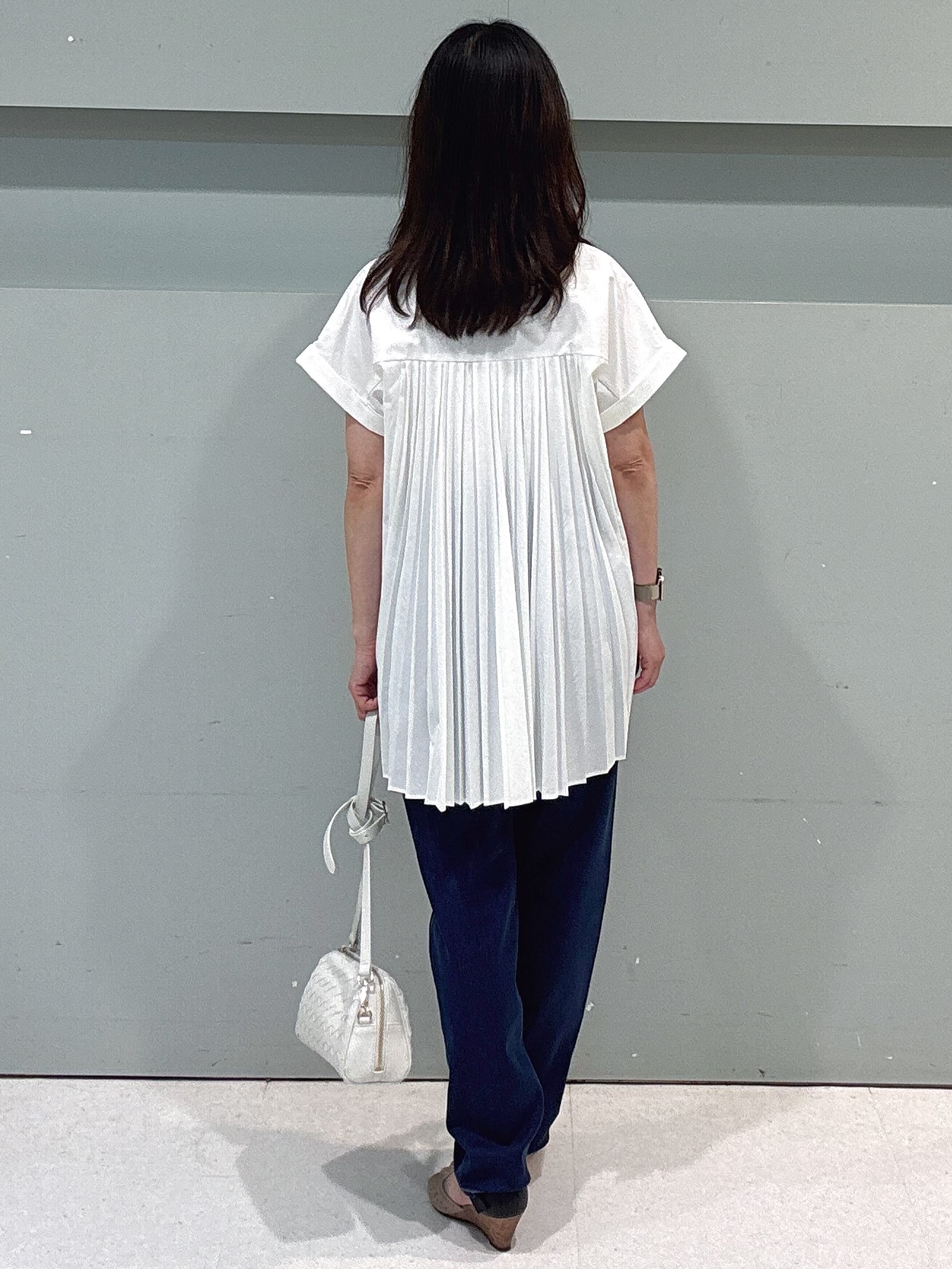 makiさんの「UNTITLED｜【多機能付き】バックプリーツデザインブラウス」を使ったコーディネート
