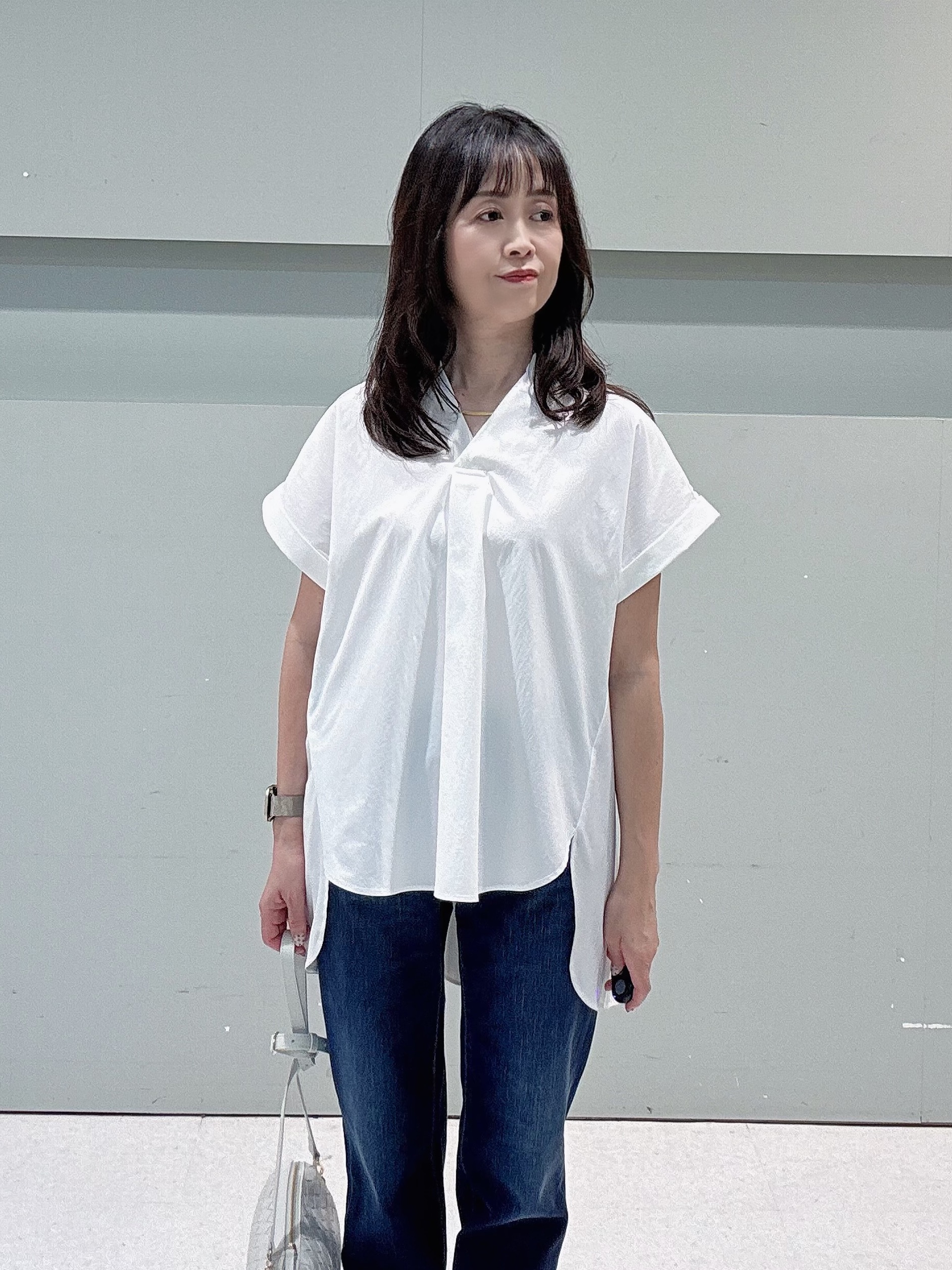 makiさんの「UNTITLED｜【多機能付き】バックプリーツデザインブラウス」を使ったコーディネート