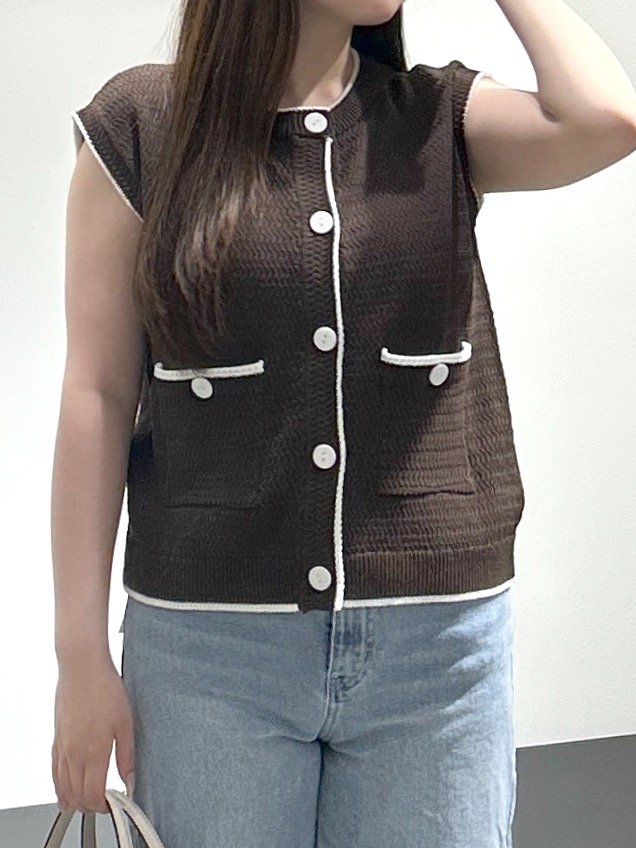 sayaさんの「OPAQUE.CLIP｜配色クロス編みニットベスト【洗える】」を使ったコーディネート