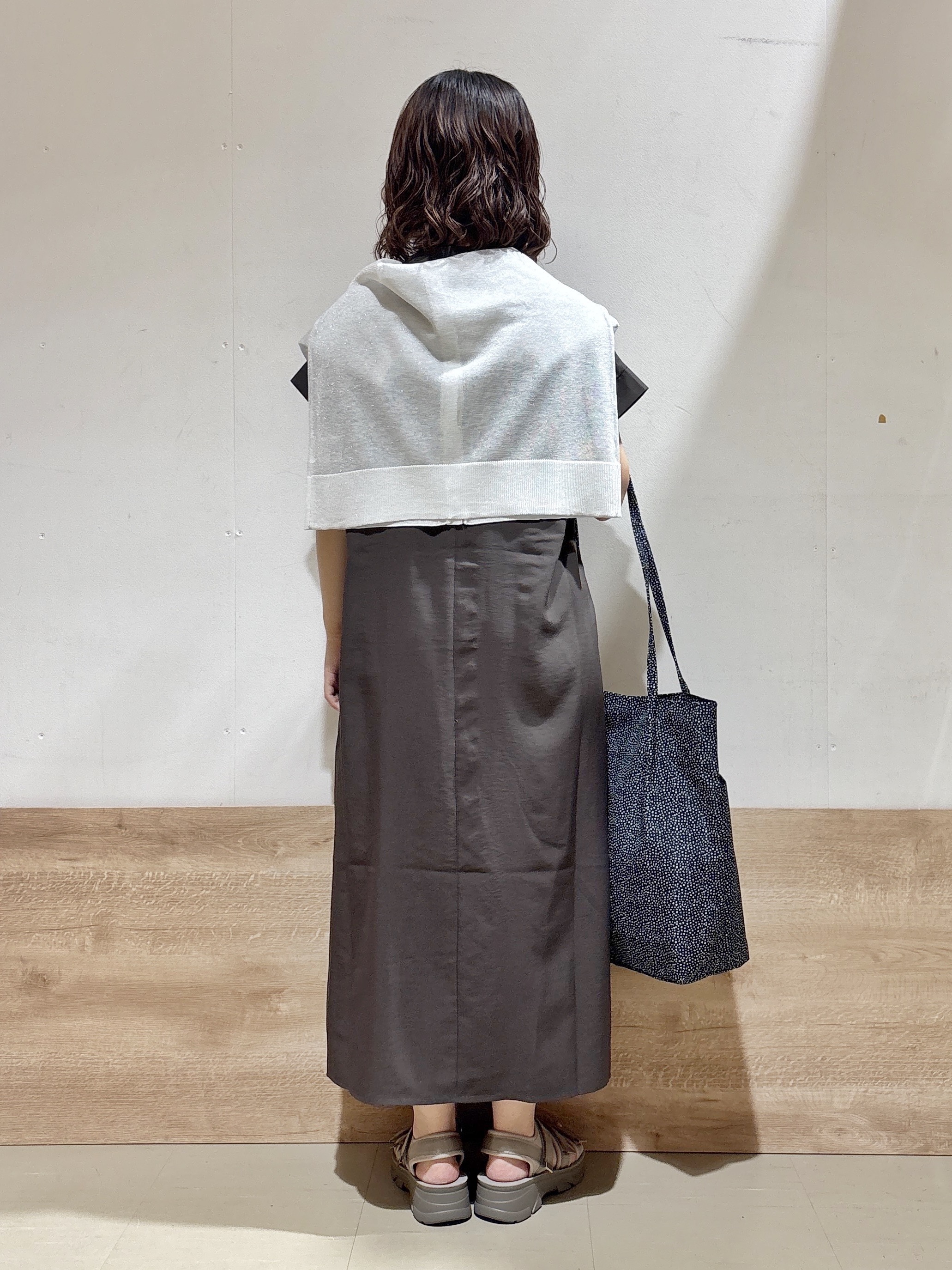 るねさんの「SHOO･LA･RUE｜【さらり快適/洗濯機可/S-LL】シアーラメカーディガン」を使ったコーディネート