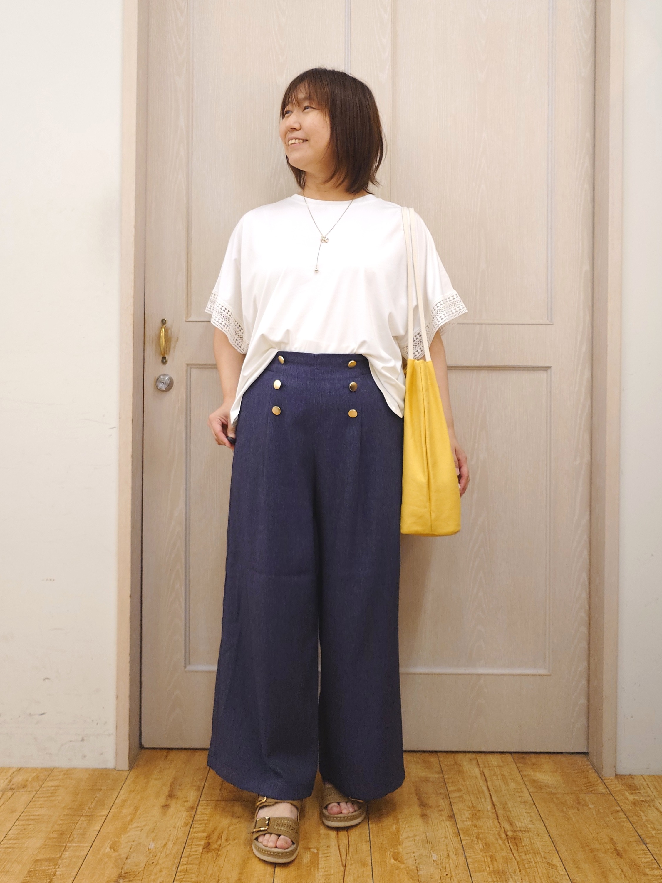 とろろさんの「SHOO･LA･RUE｜【ひんやり/UV】お袖レースが上品 ゆったりとろみトップス」を使ったコーディネート